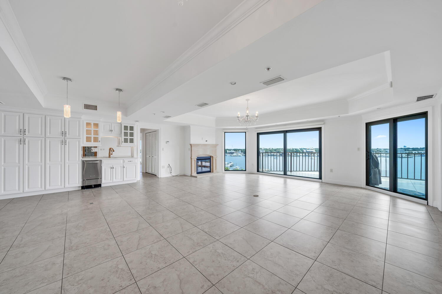 WATERVIEW TOWERS YACHT CLUB - Residential