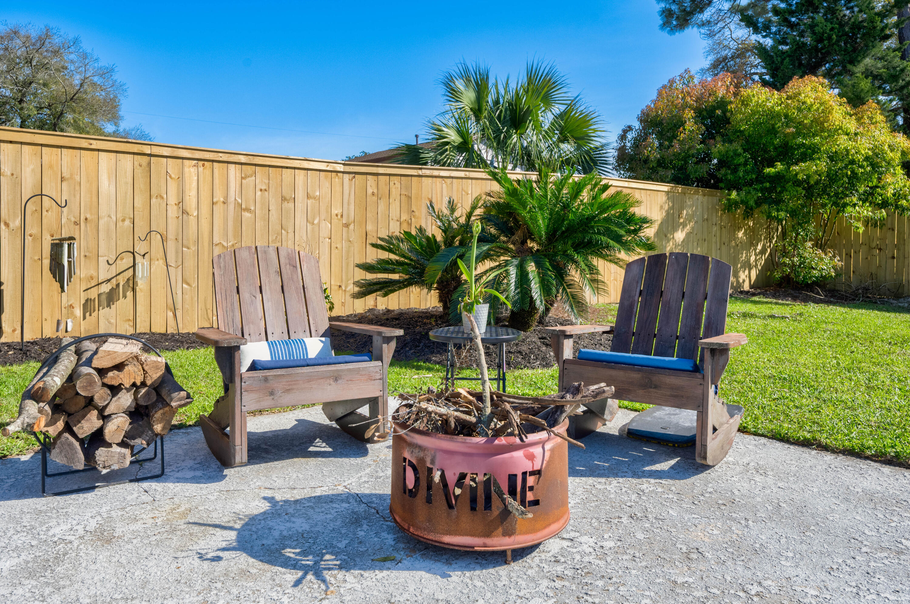 COMMODORE PLACE - Residential