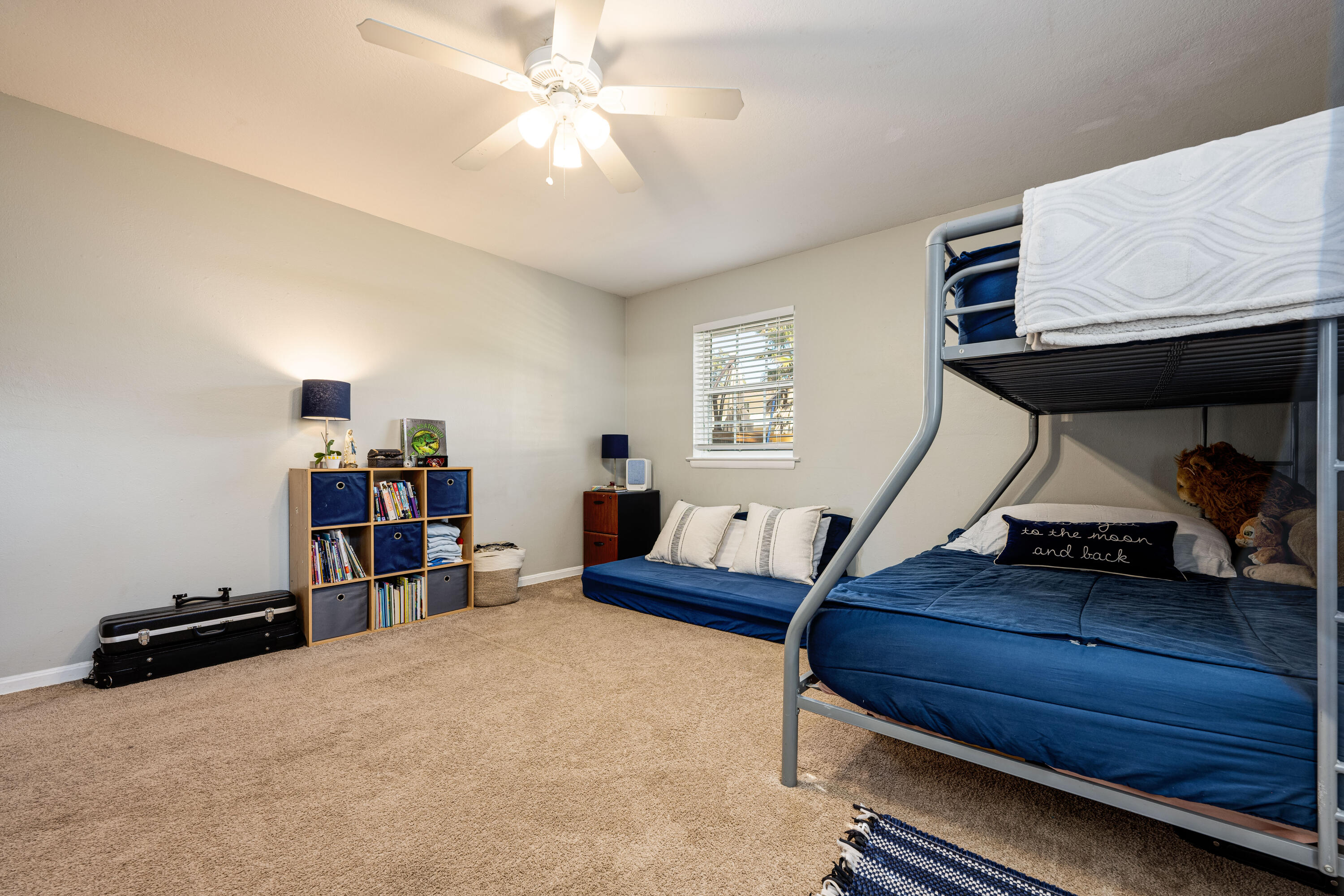 COMMODORE PLACE - Residential