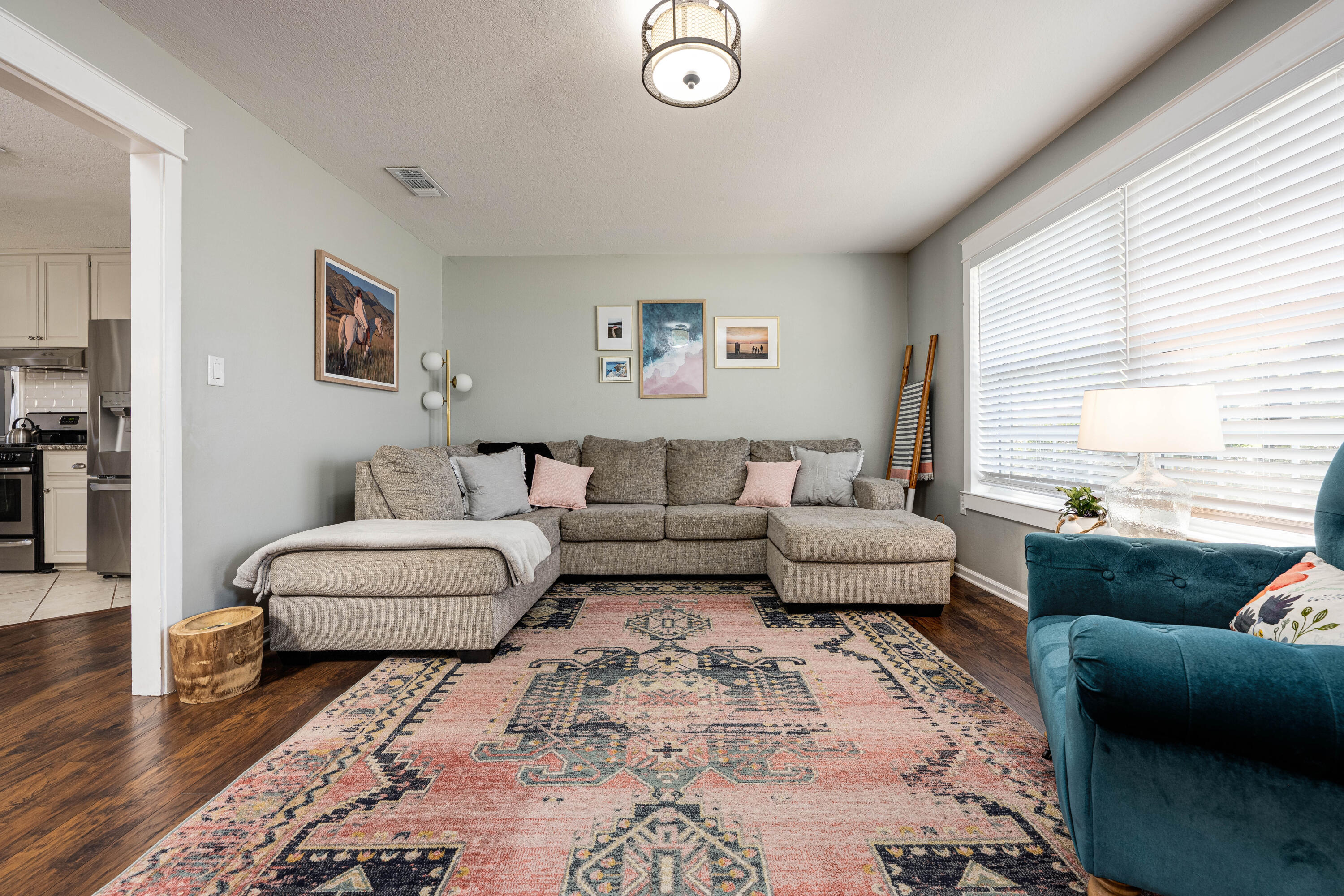 COMMODORE PLACE - Residential