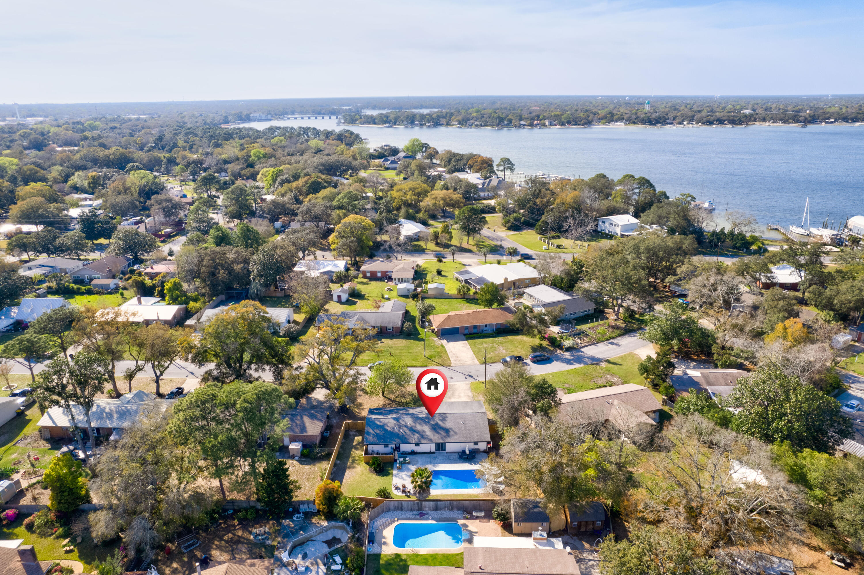 COMMODORE PLACE - Residential