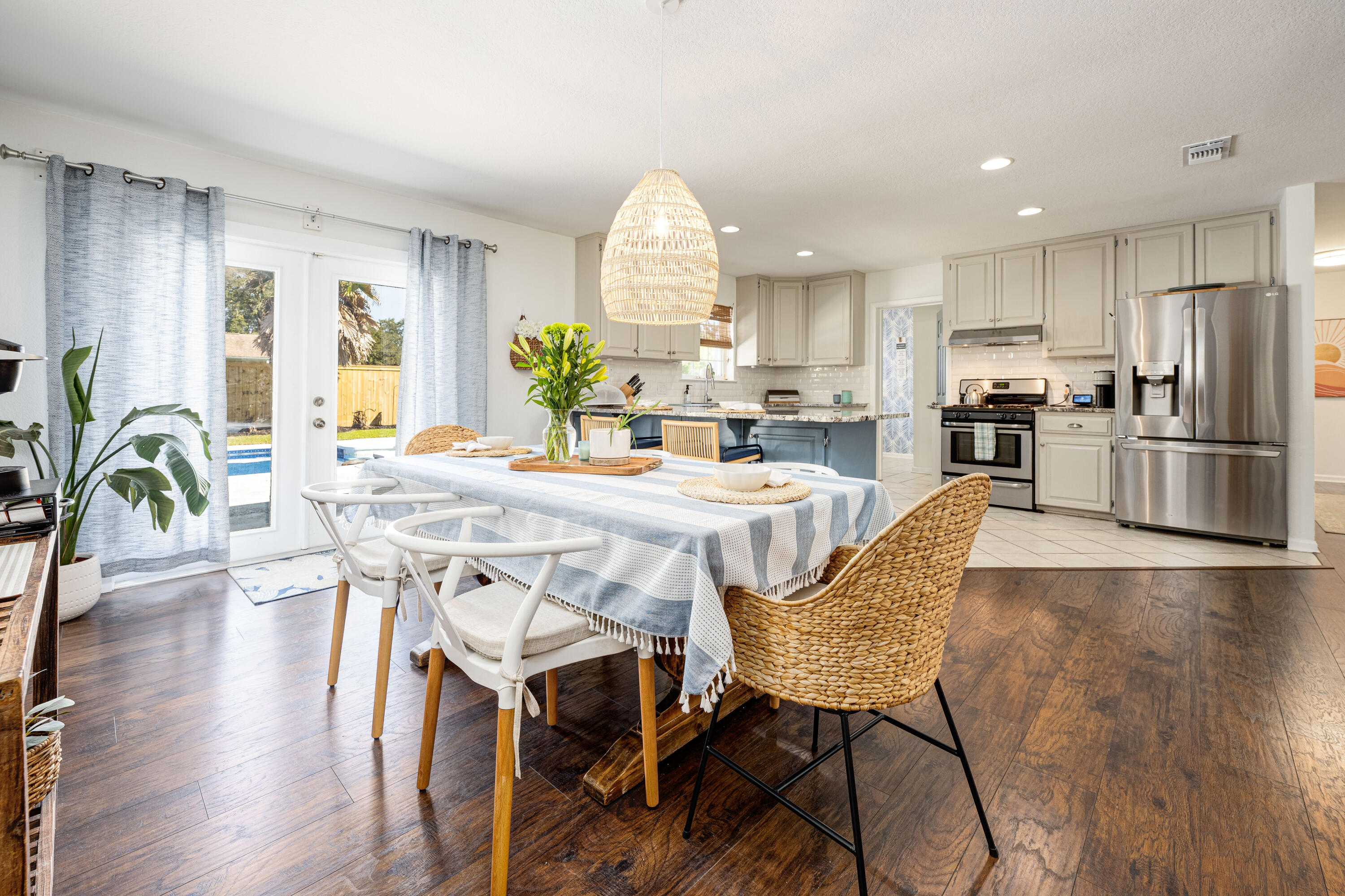 COMMODORE PLACE - Residential