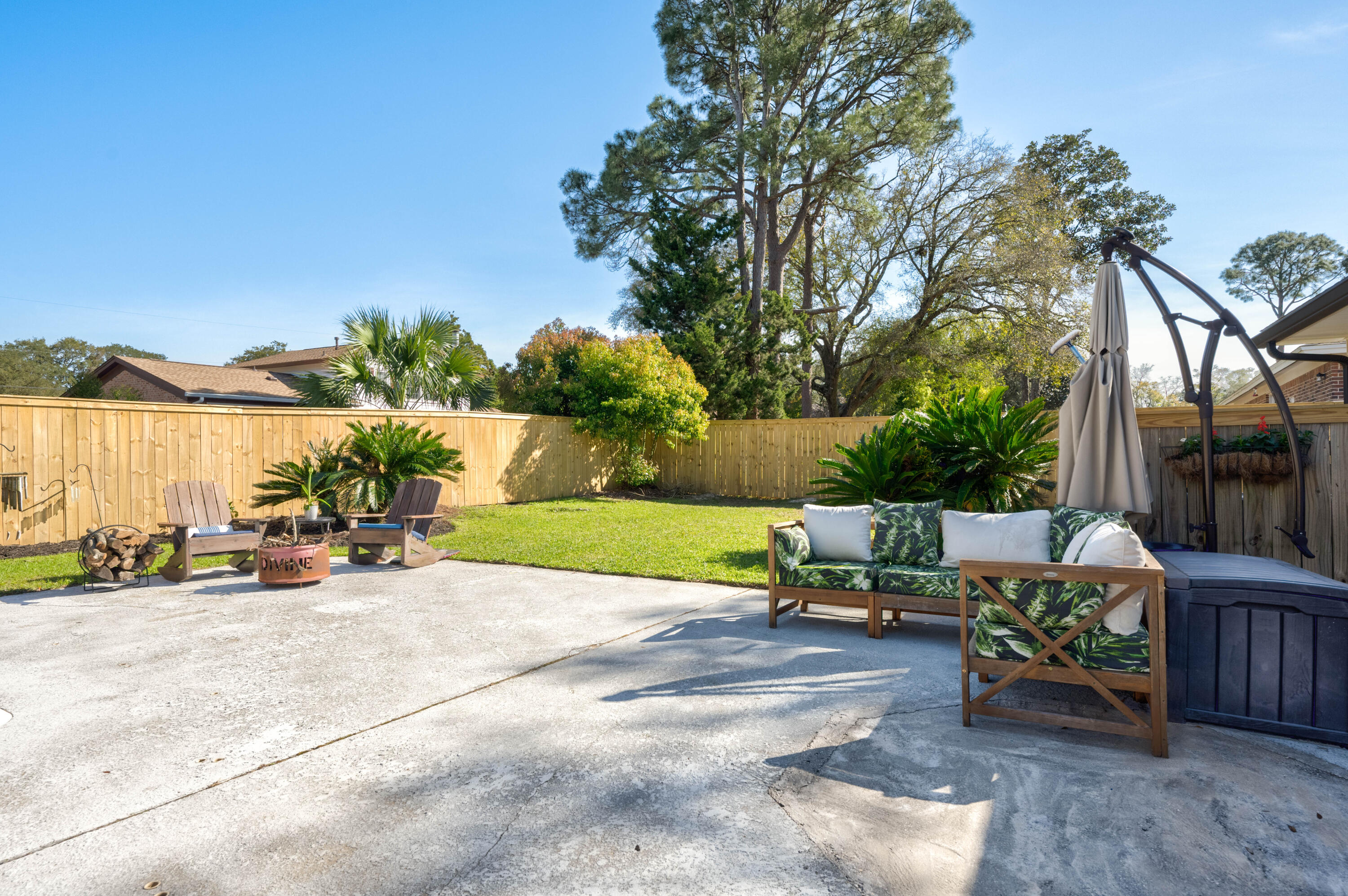 COMMODORE PLACE - Residential