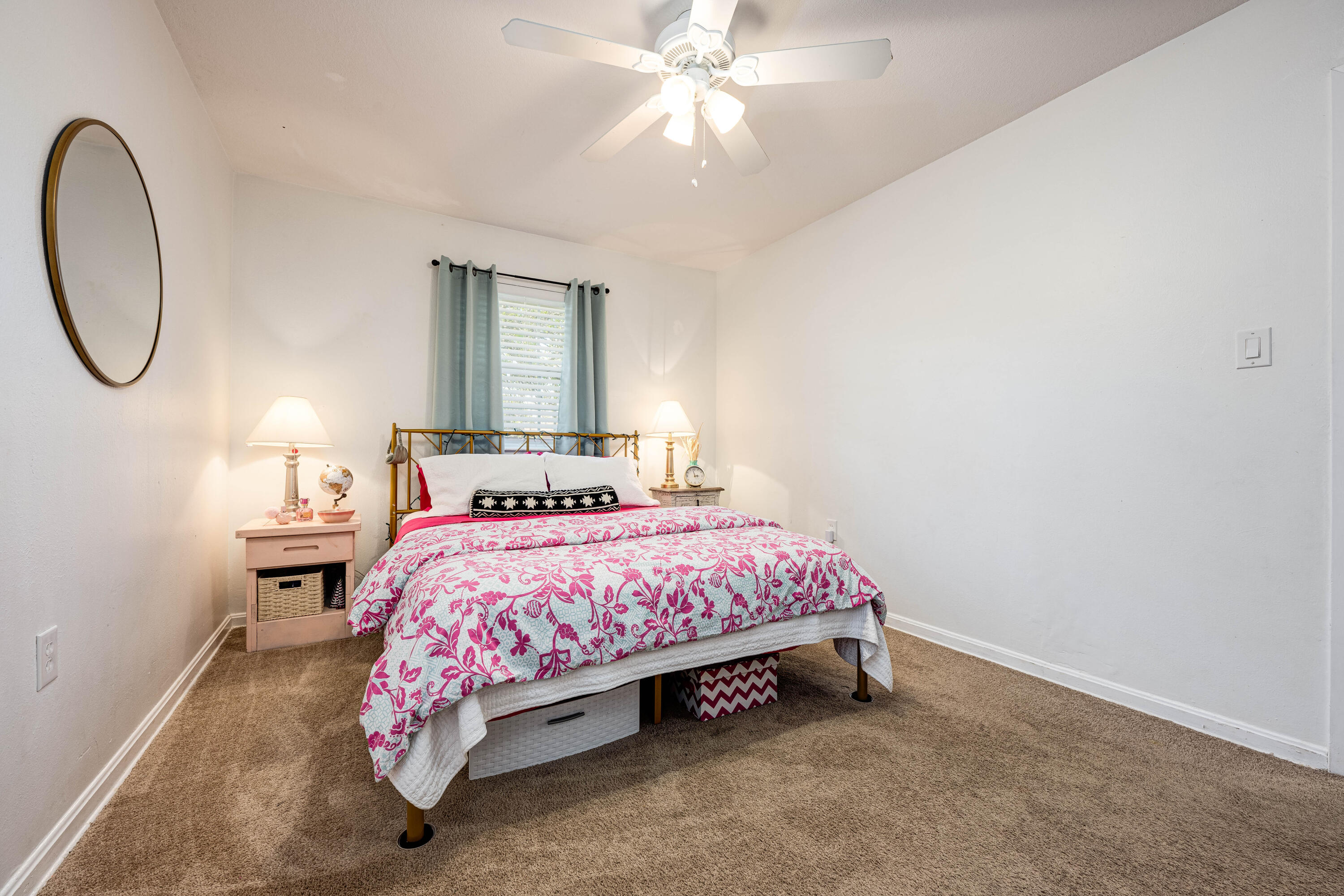 COMMODORE PLACE - Residential