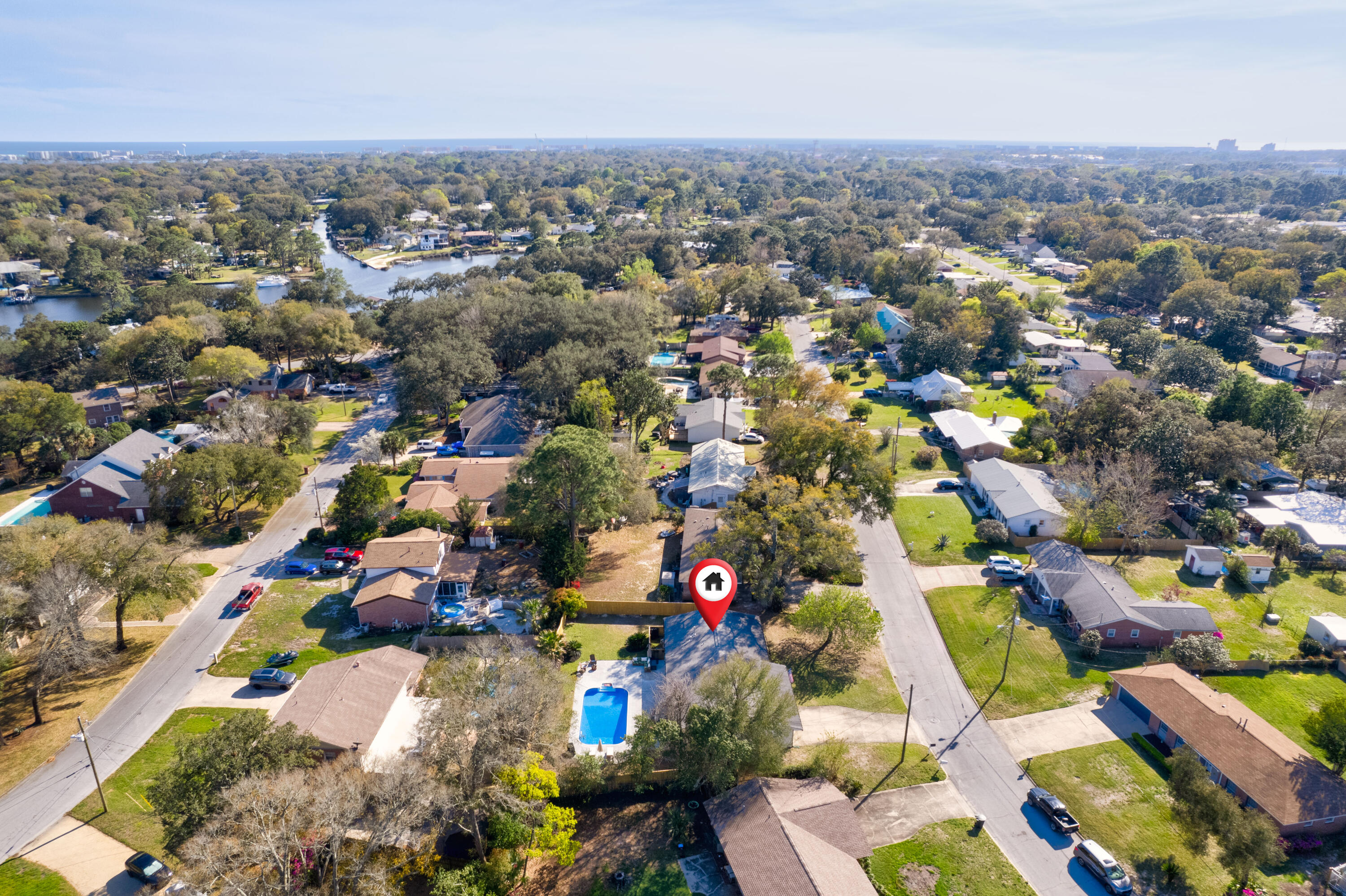 COMMODORE PLACE - Residential