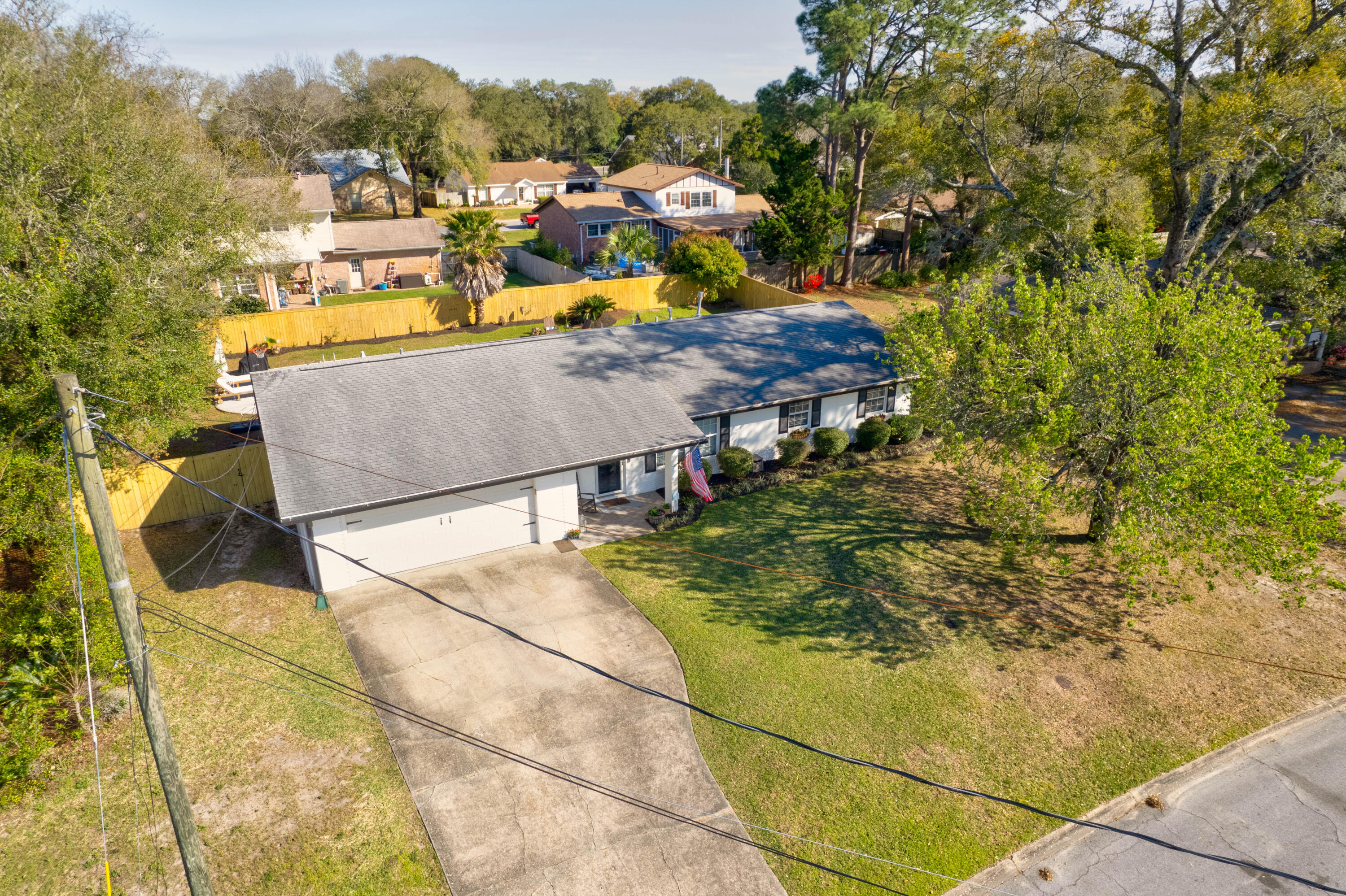 COMMODORE PLACE - Residential