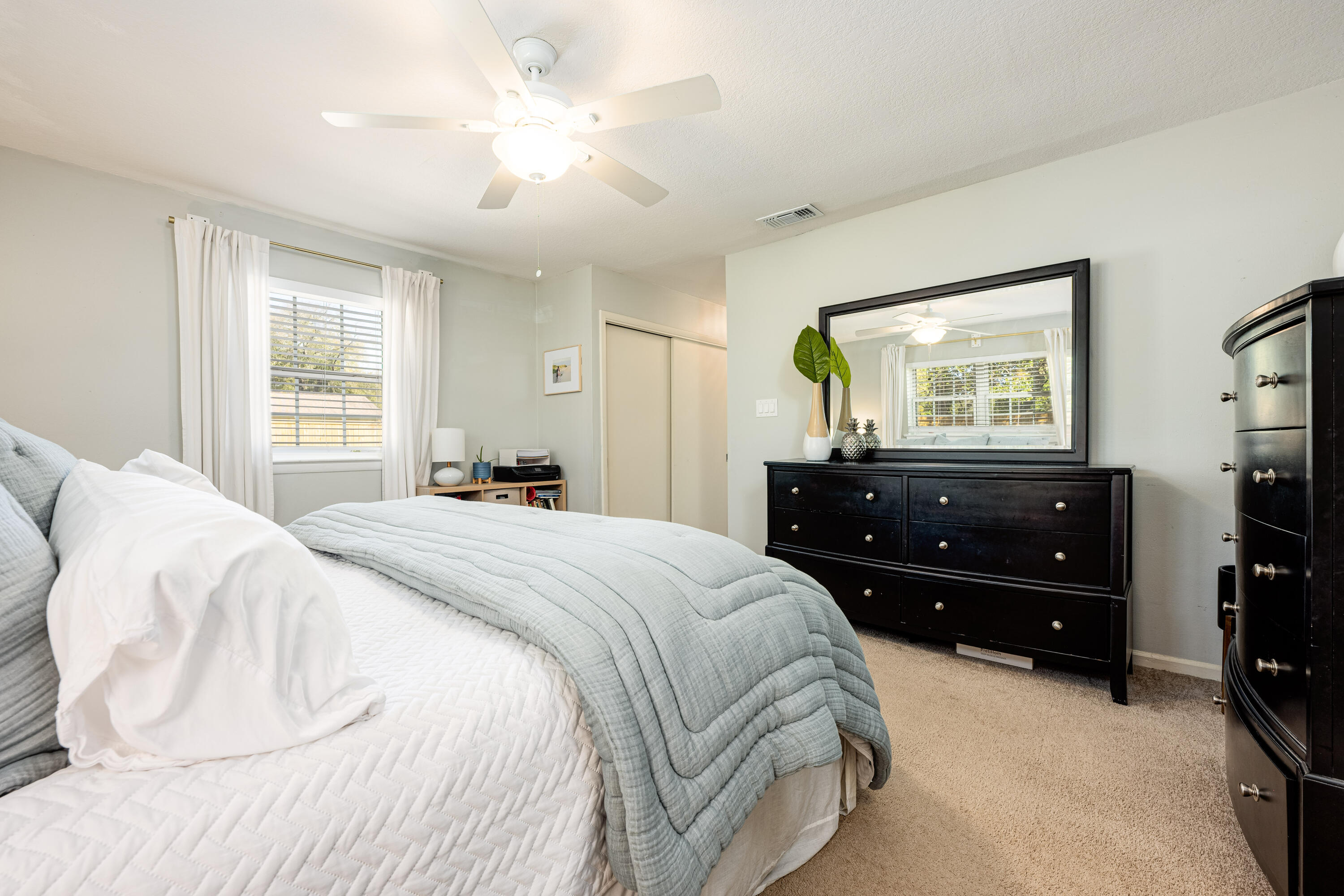 COMMODORE PLACE - Residential