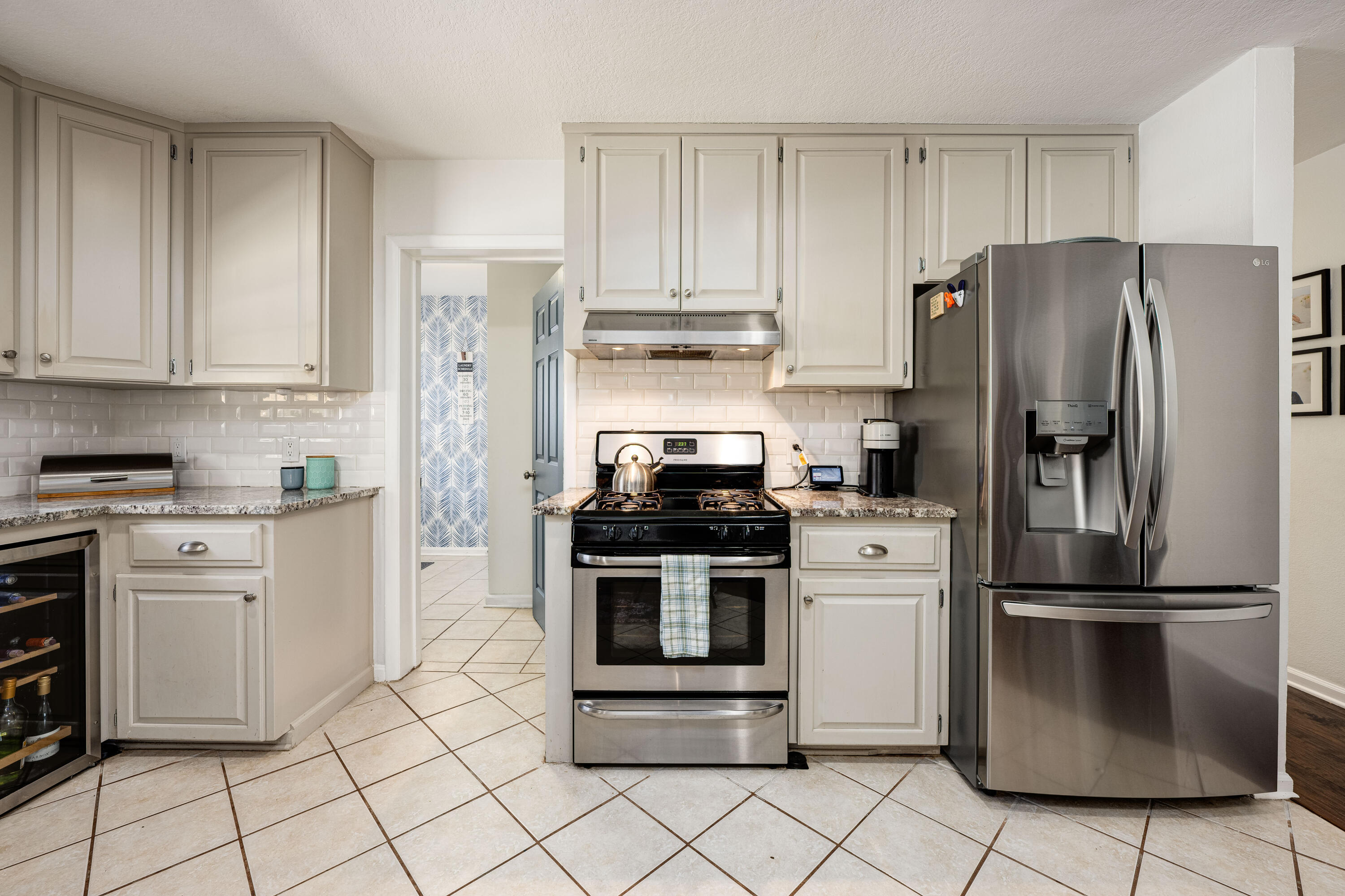 COMMODORE PLACE - Residential