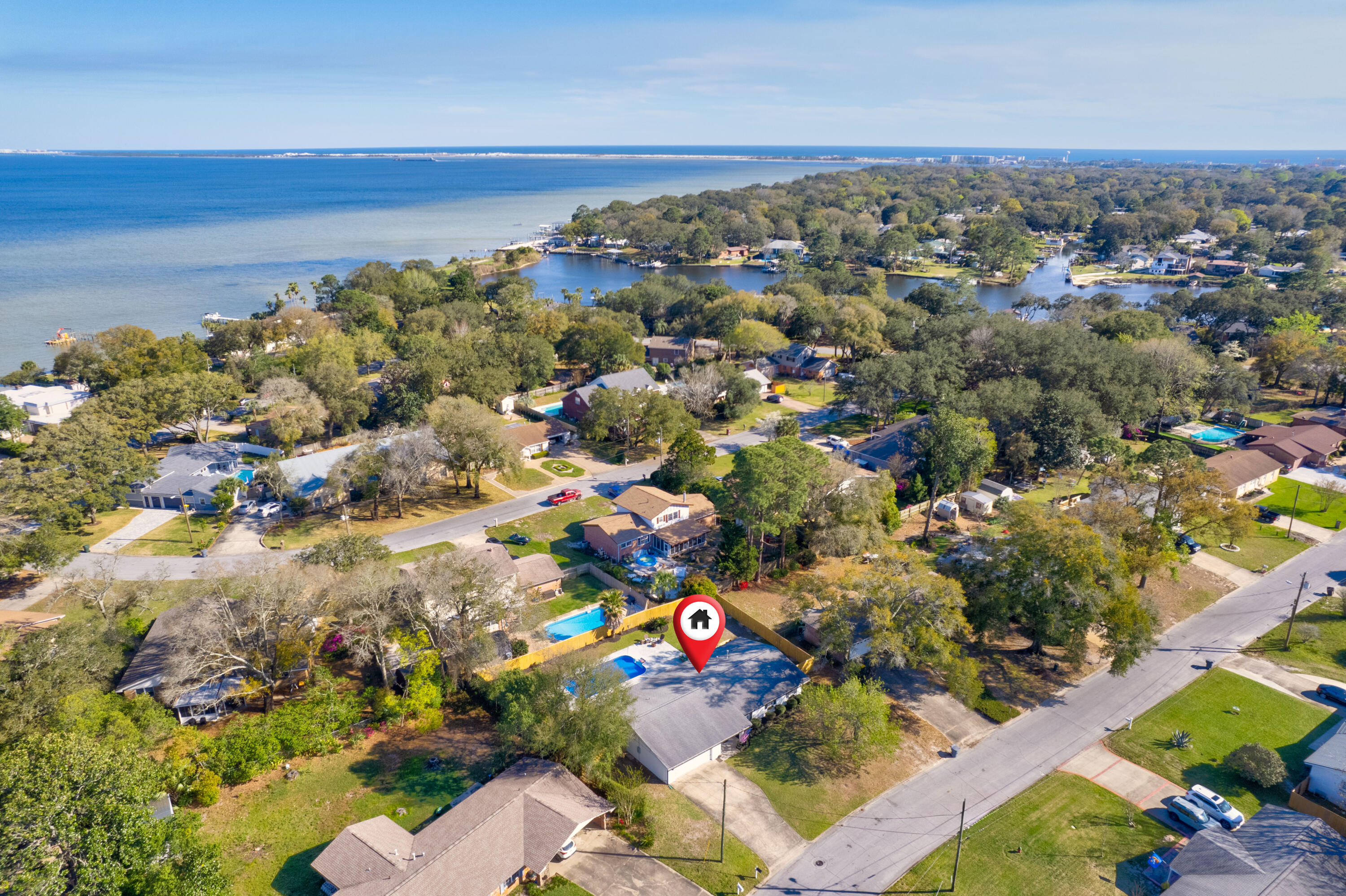 COMMODORE PLACE - Residential