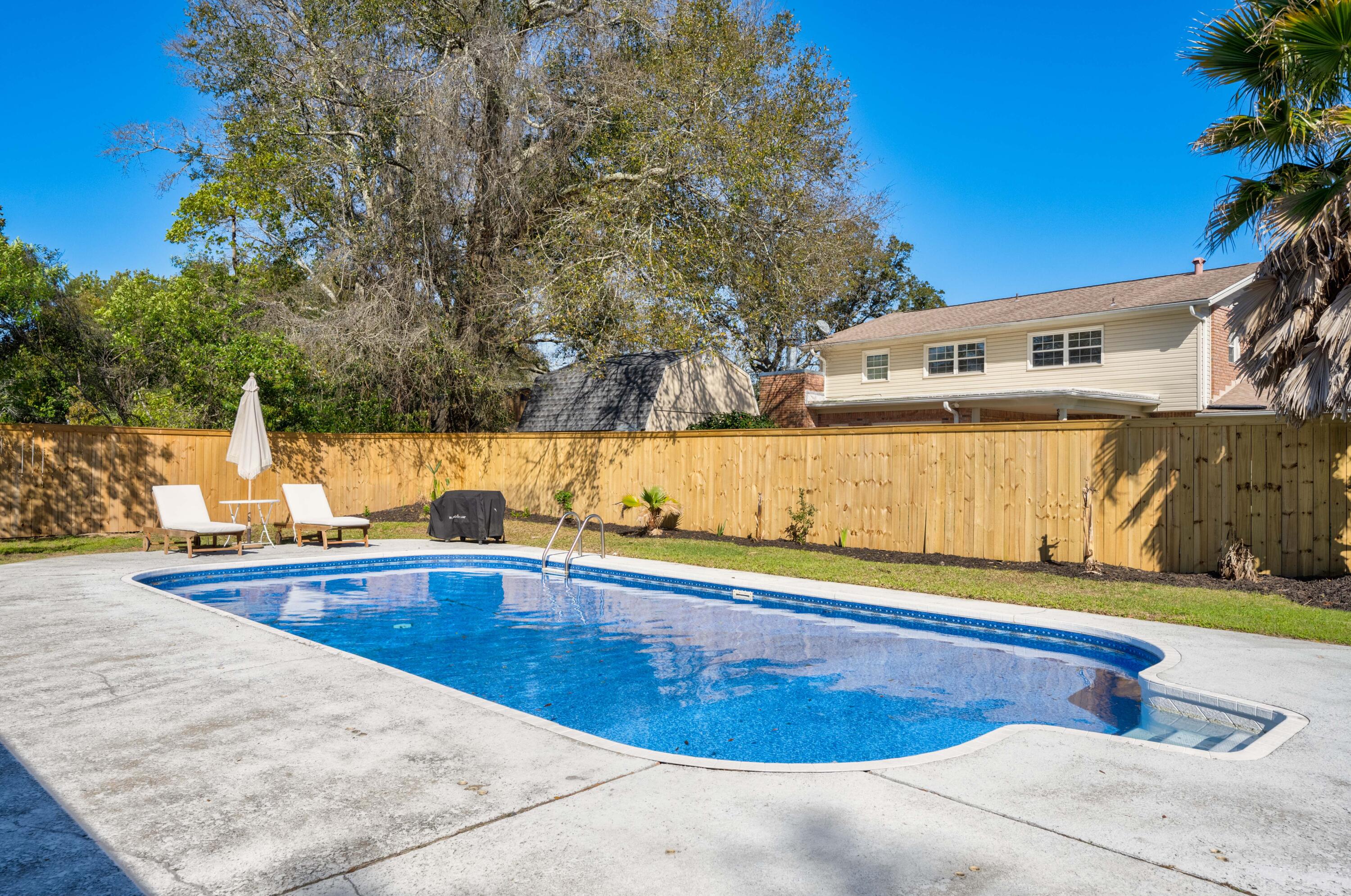 COMMODORE PLACE - Residential