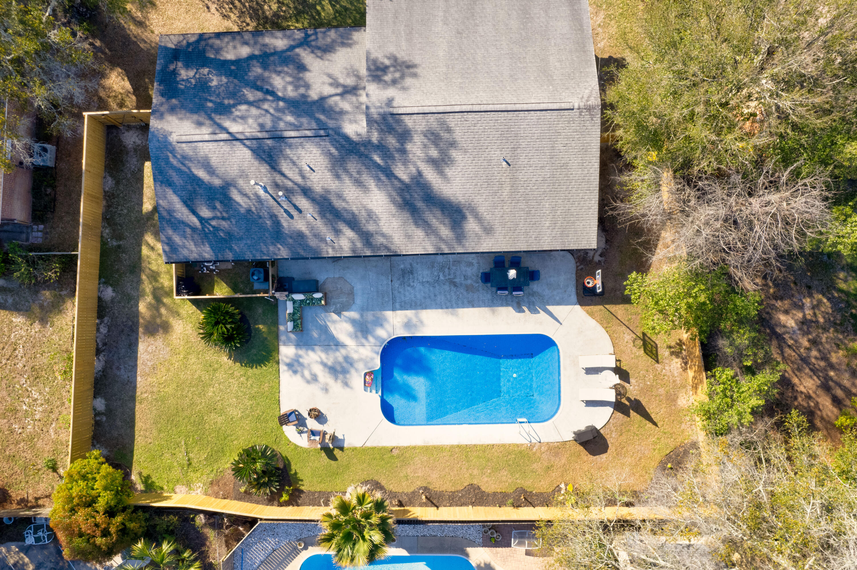 COMMODORE PLACE - Residential