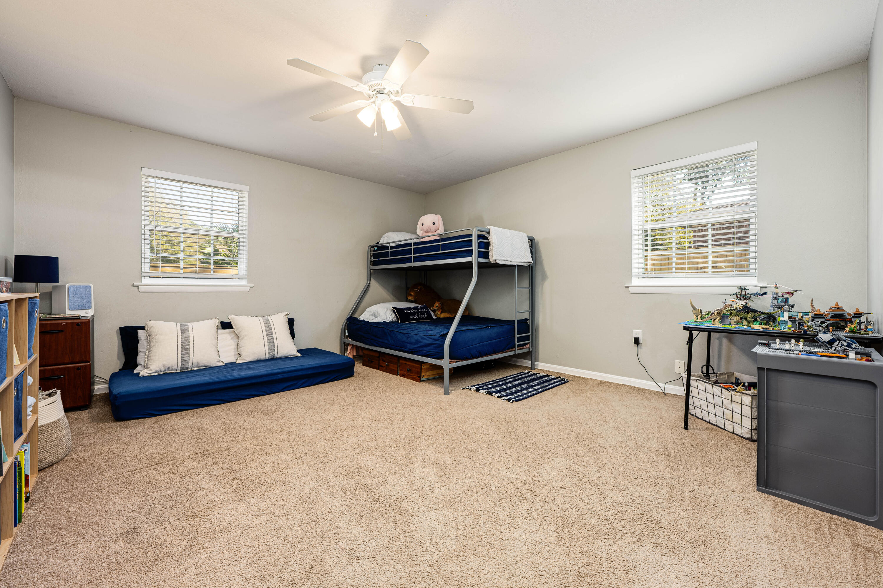 COMMODORE PLACE - Residential