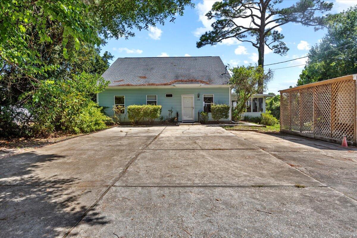 NO RECORDED SUBDIVISION - Residential