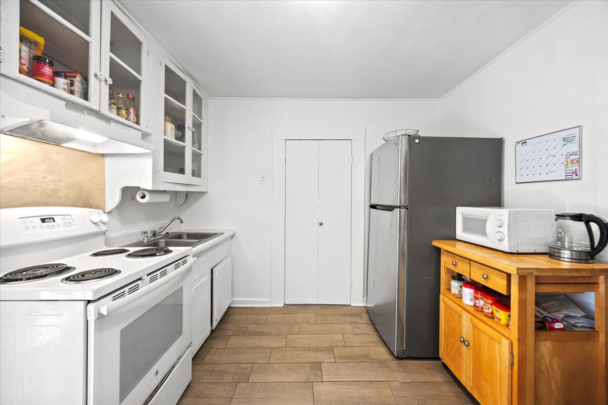 NO RECORDED SUBDIVISION - Residential