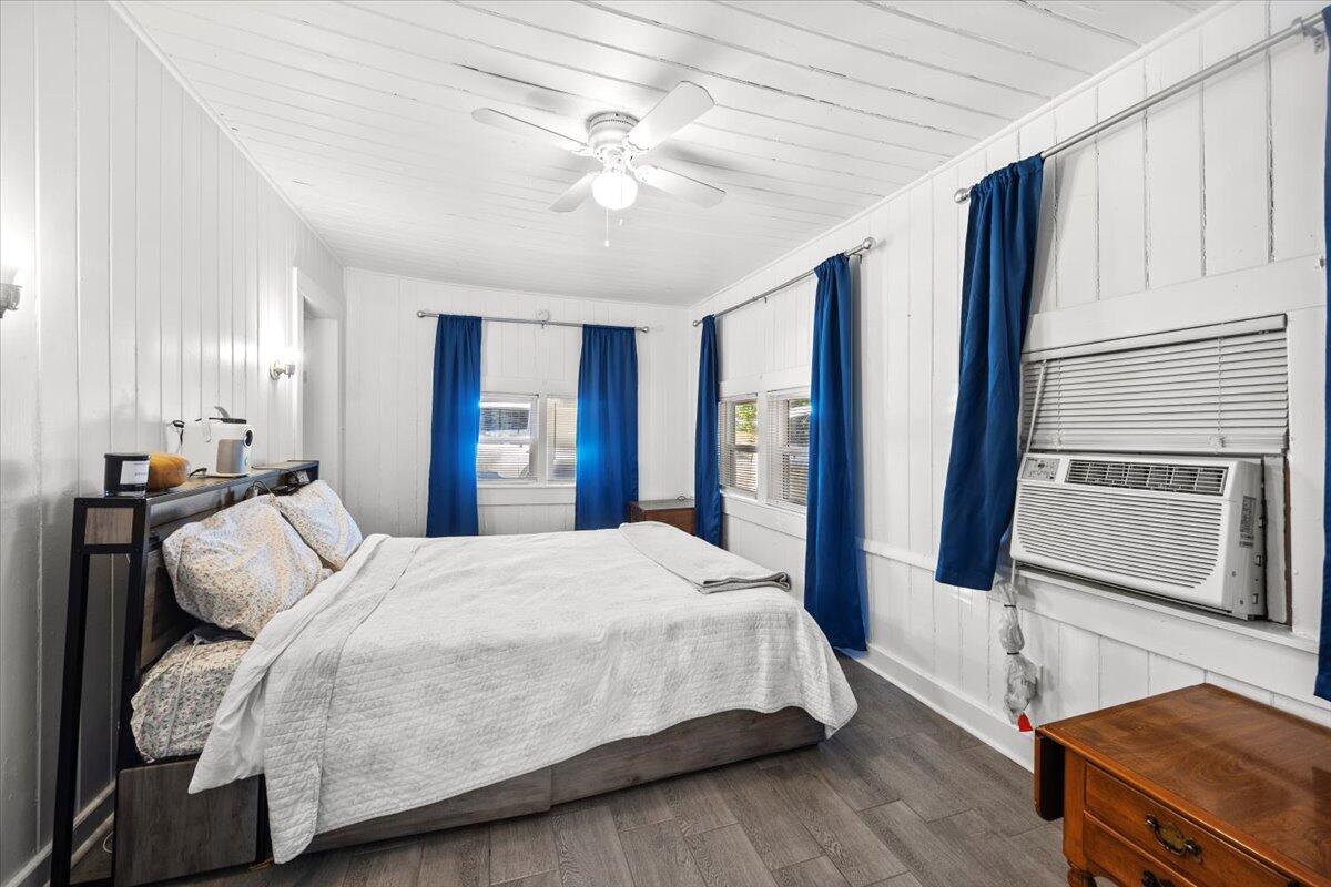 NO RECORDED SUBDIVISION - Residential