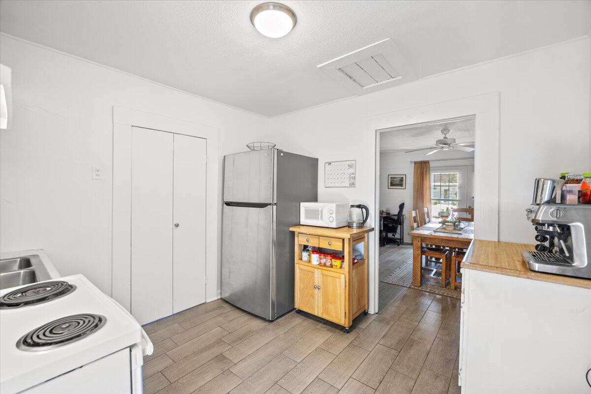 NO RECORDED SUBDIVISION - Residential