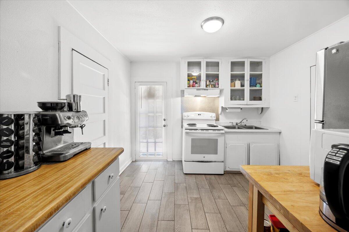 NO RECORDED SUBDIVISION - Residential