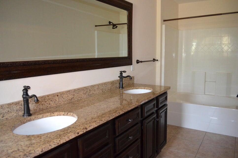 PORT DIXIE - Residential Lease