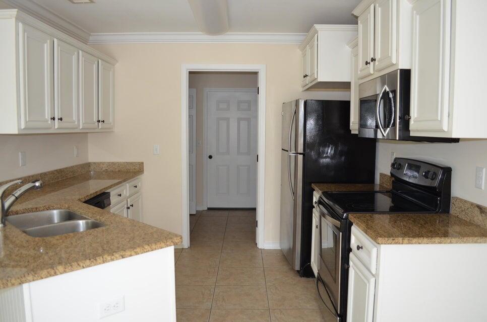 PORT DIXIE - Residential Lease