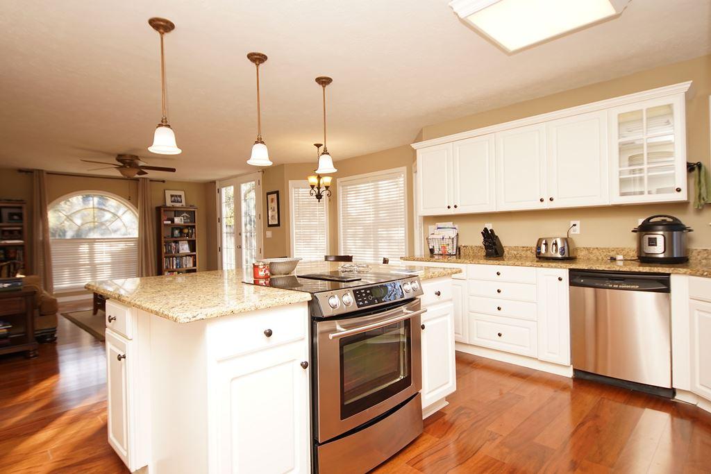 PARKWOOD ESTATES PH 1 BLUEWATER BAY - Residential