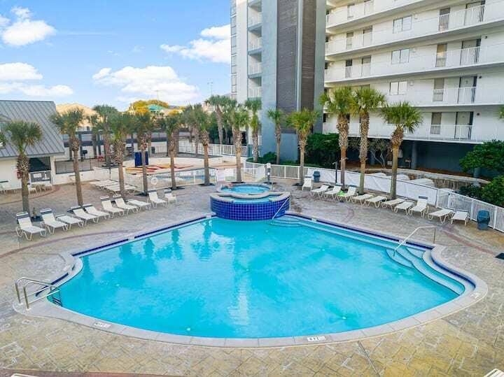 MAINSAIL CONDO PH 5 - Residential