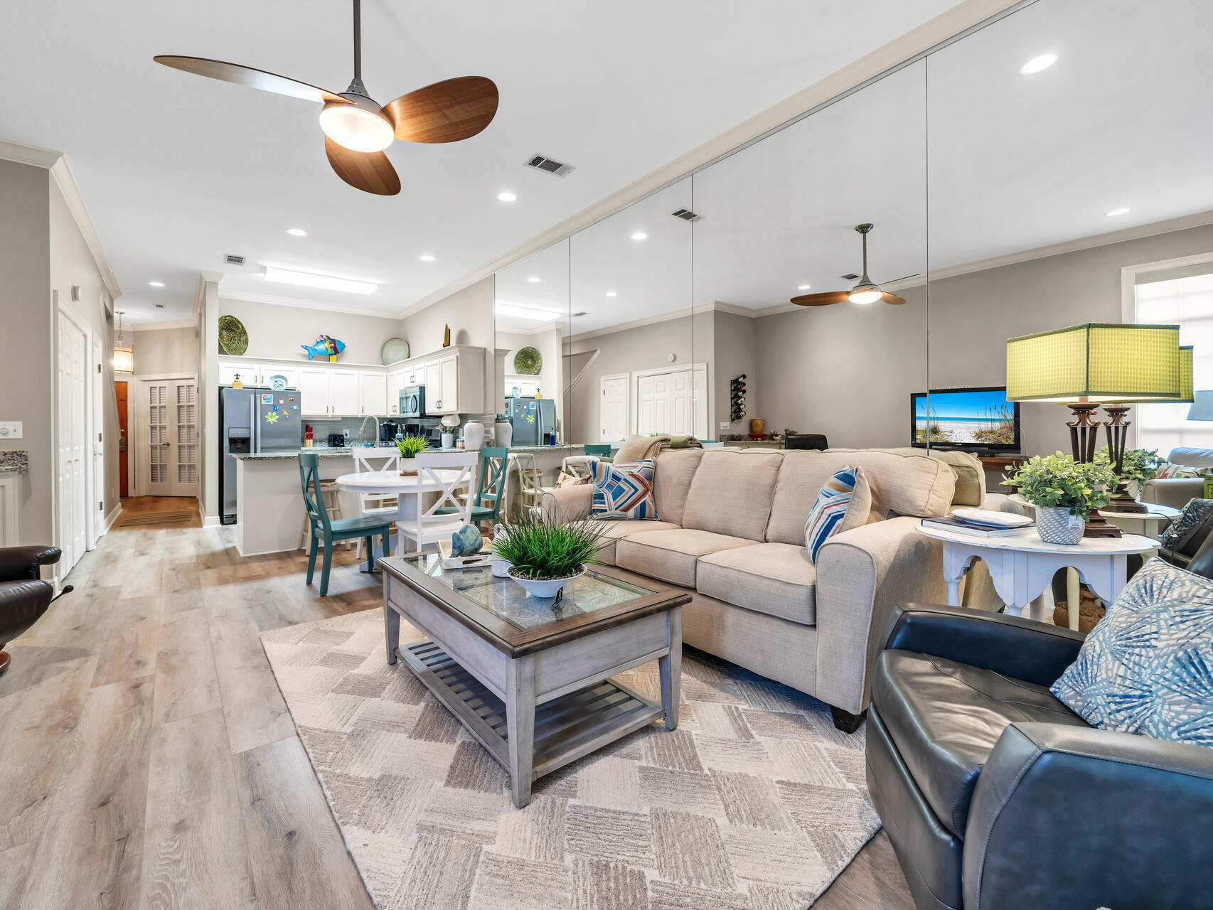 VANTAGE POINTE - Residential
