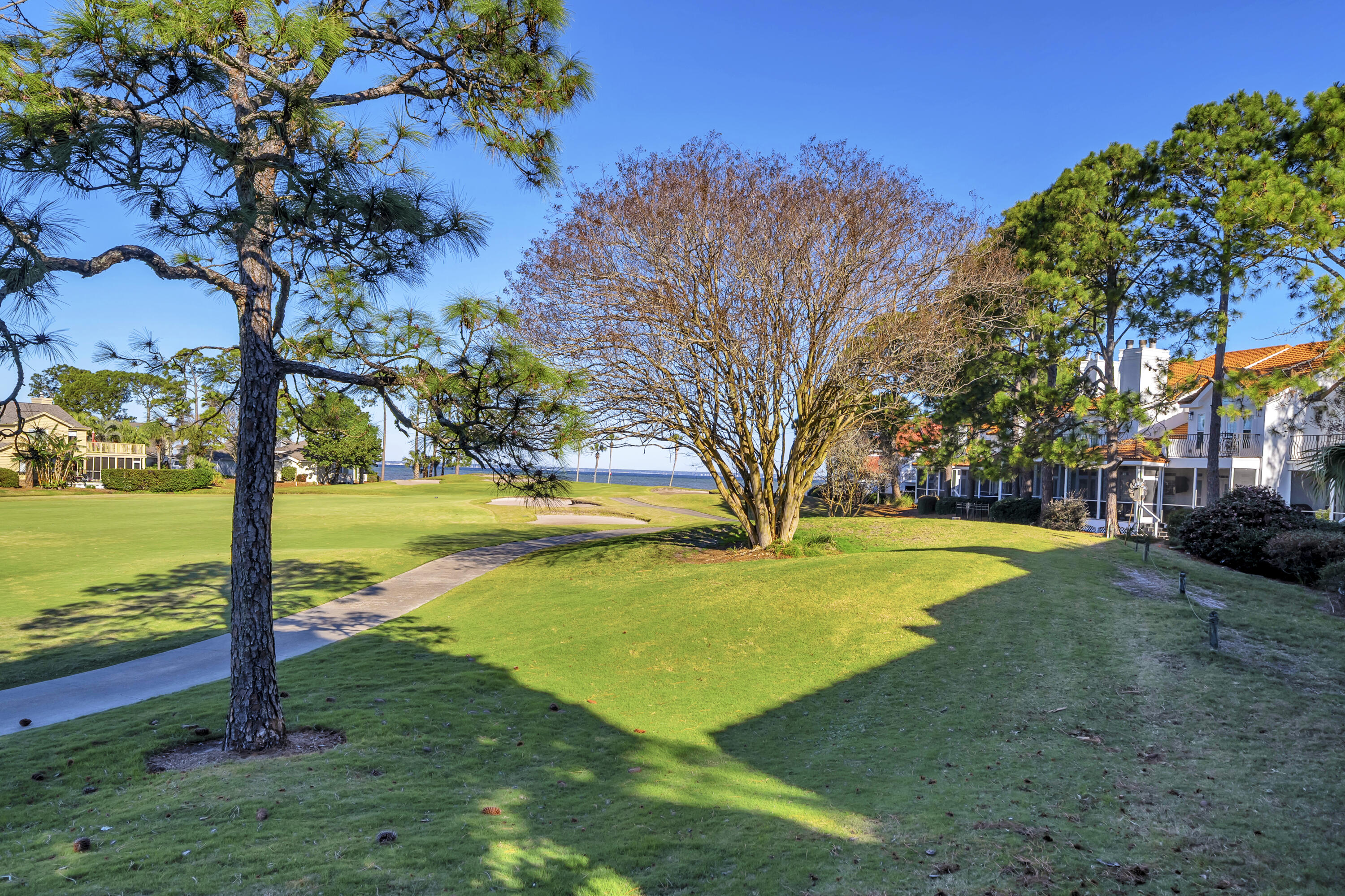 VANTAGE POINTE - Residential