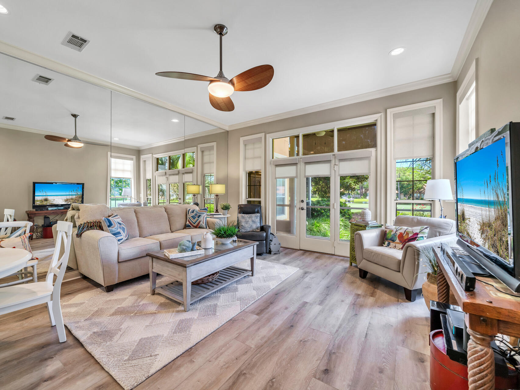 VANTAGE POINTE - Residential