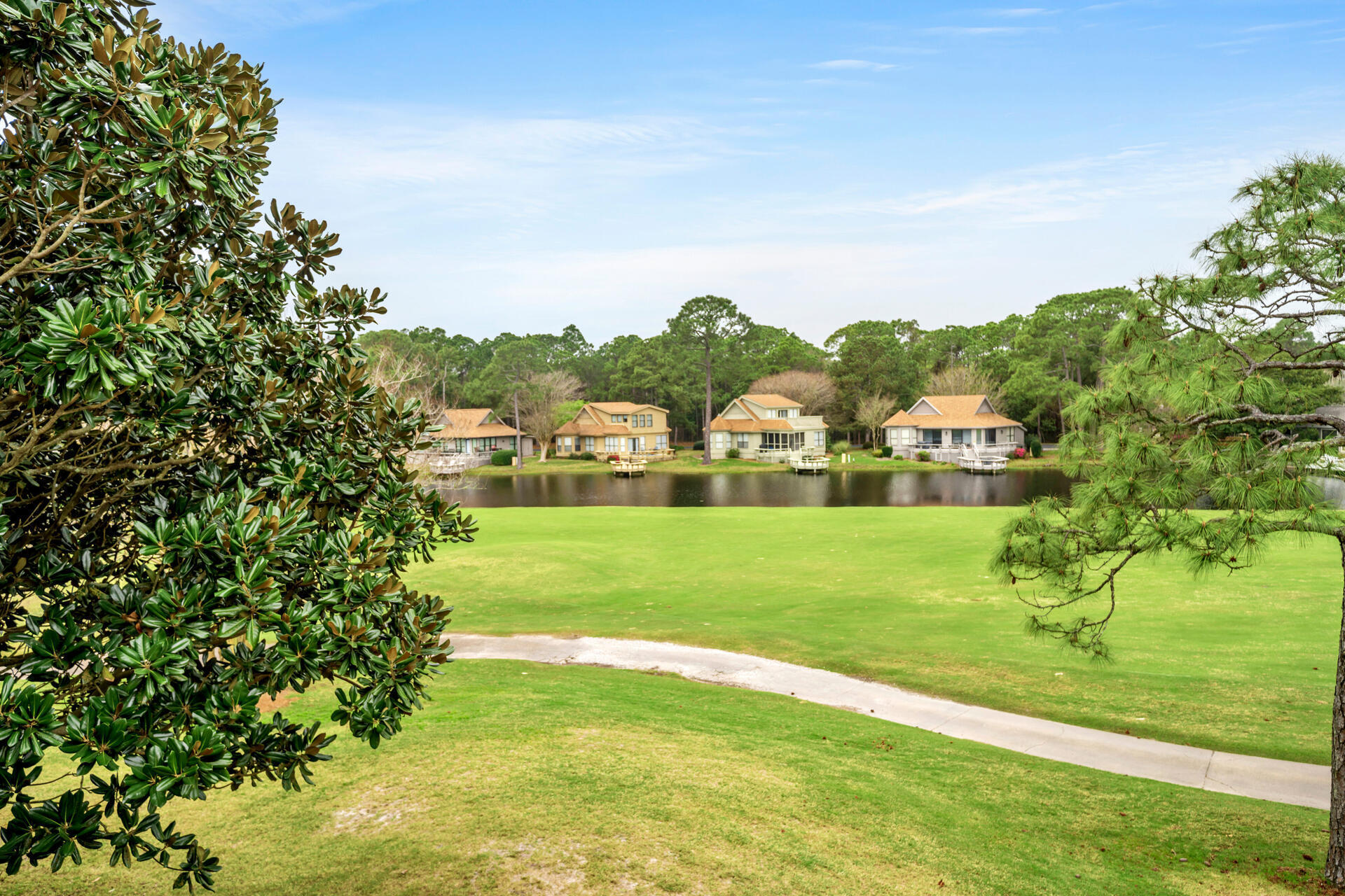 VANTAGE POINTE - Residential