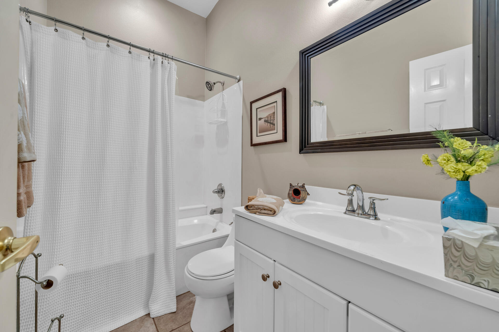 VANTAGE POINTE - Residential