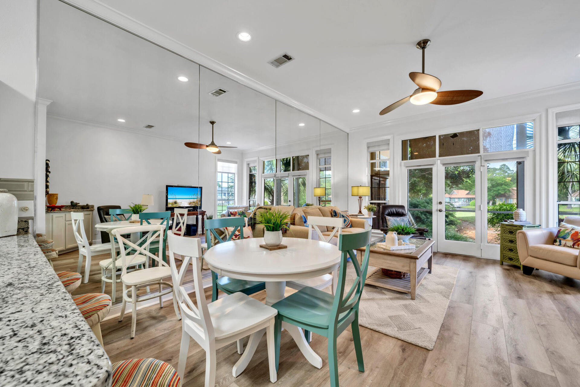 VANTAGE POINTE - Residential