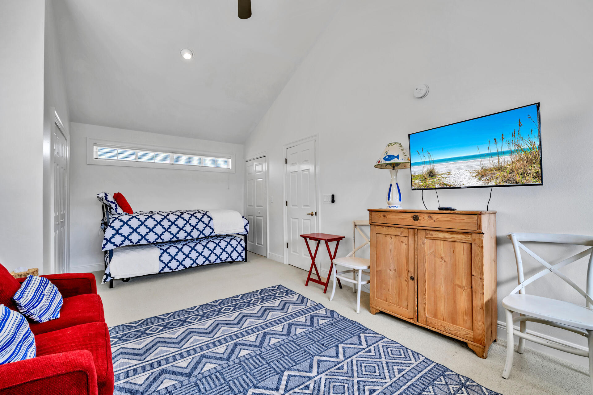 VANTAGE POINTE - Residential