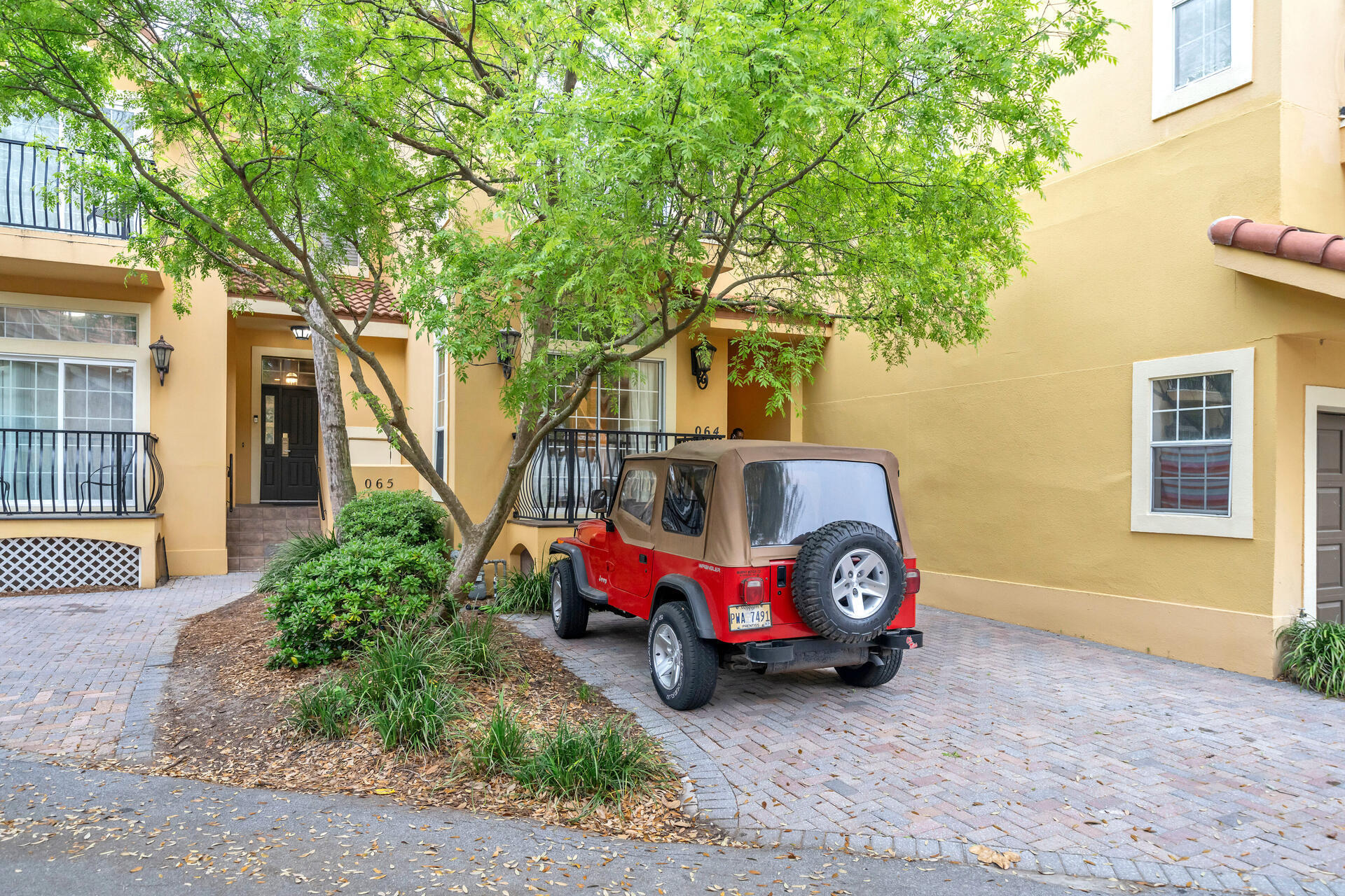 VANTAGE POINTE - Residential