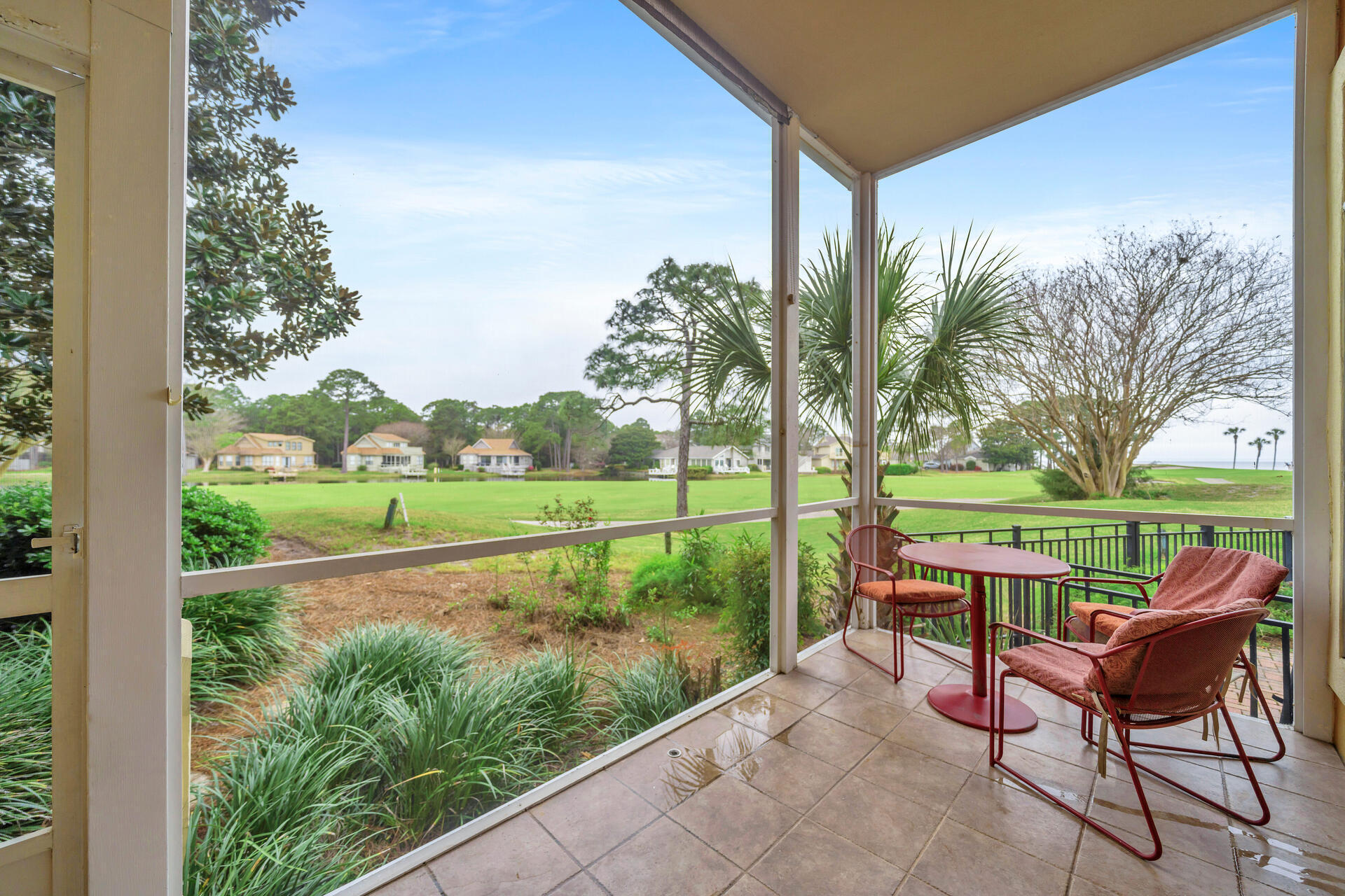 VANTAGE POINTE - Residential