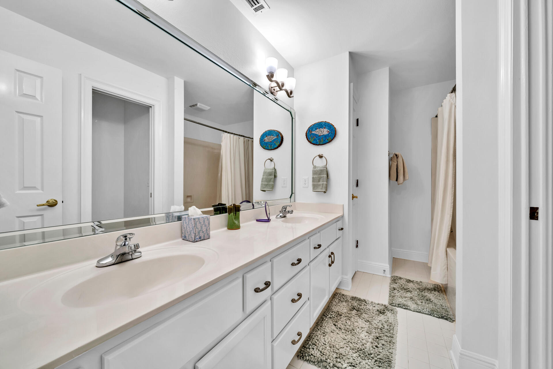 VANTAGE POINTE - Residential