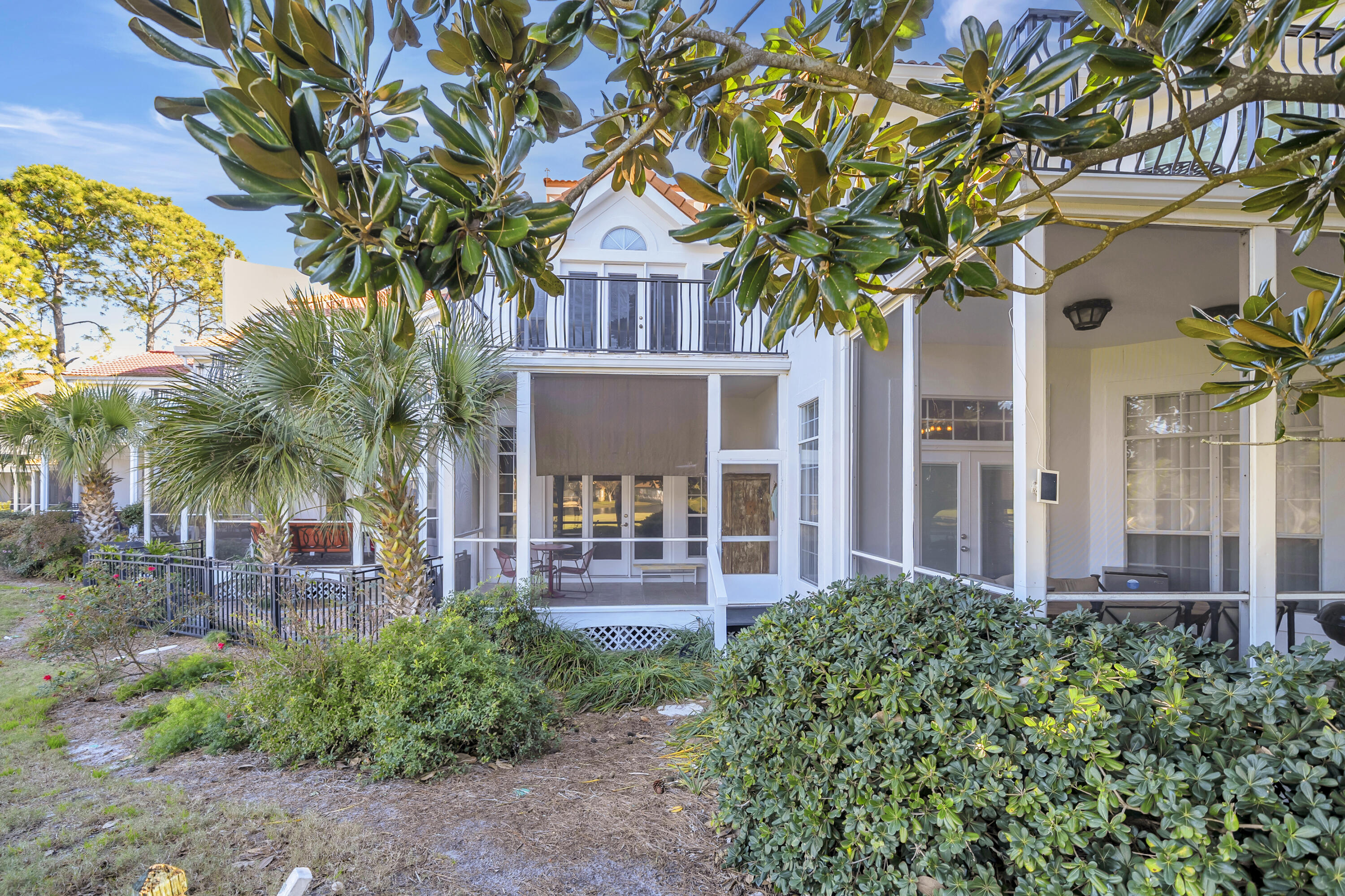 VANTAGE POINTE - Residential