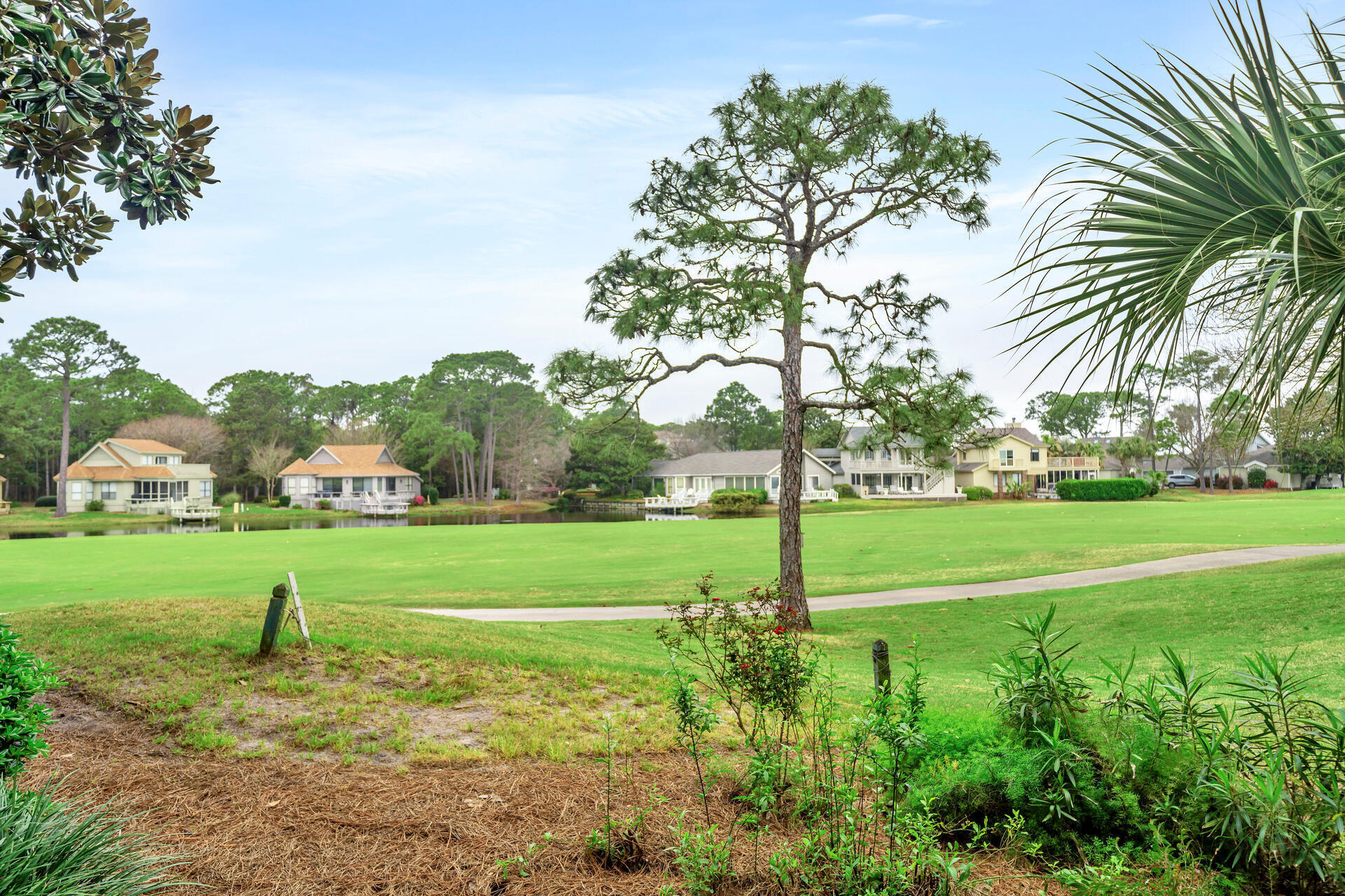 VANTAGE POINTE - Residential