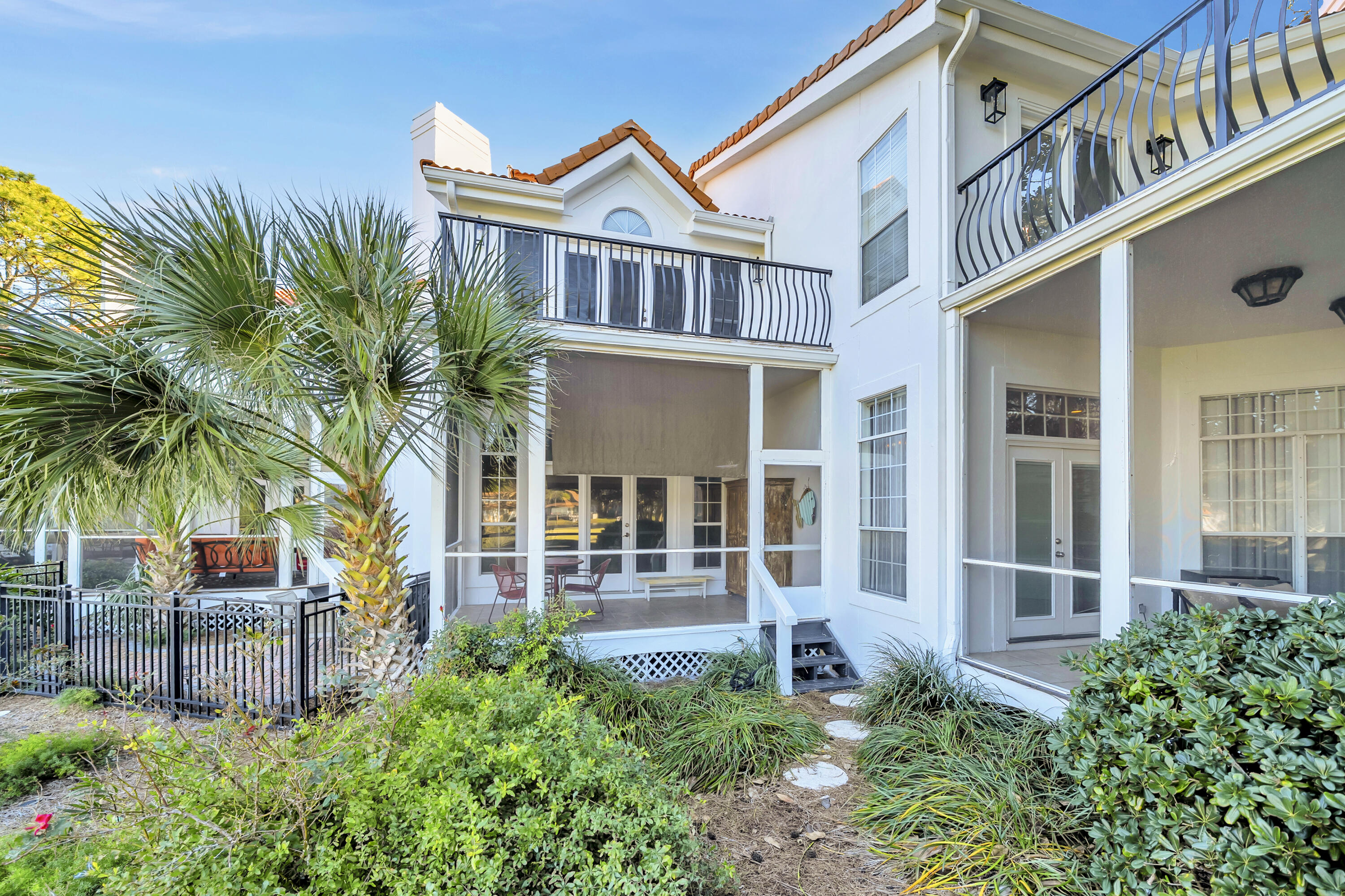 VANTAGE POINTE - Residential