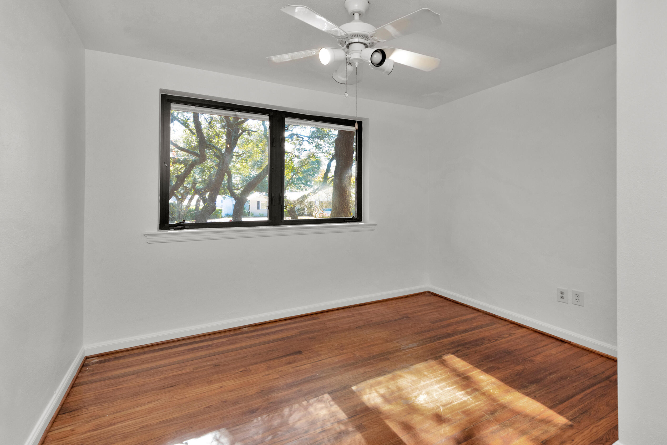 GARNIER BEACH - Residential