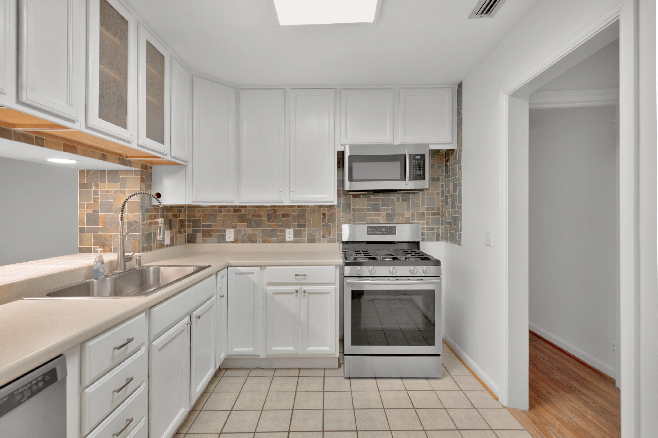 GARNIER BEACH - Residential