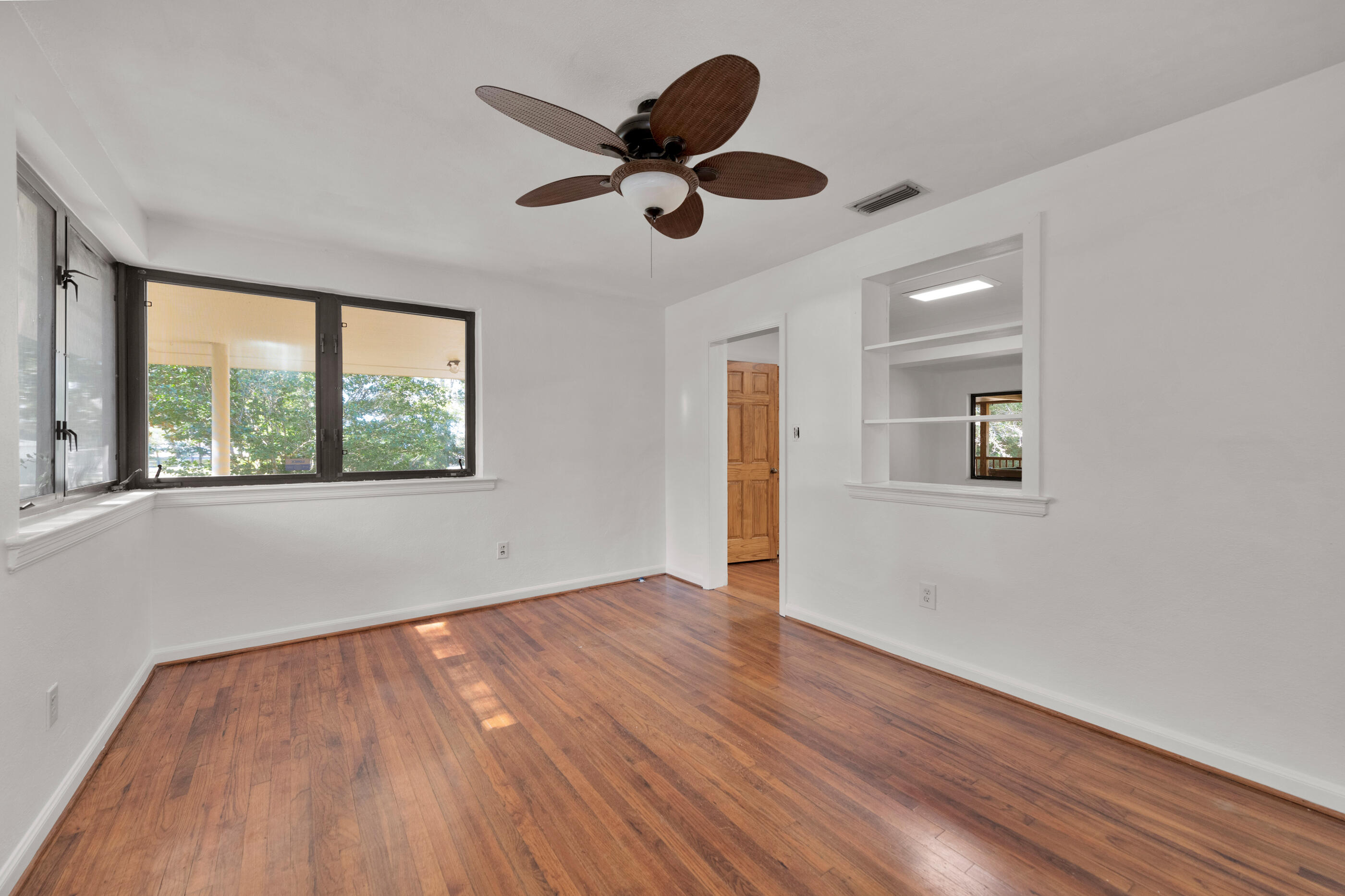 GARNIER BEACH - Residential