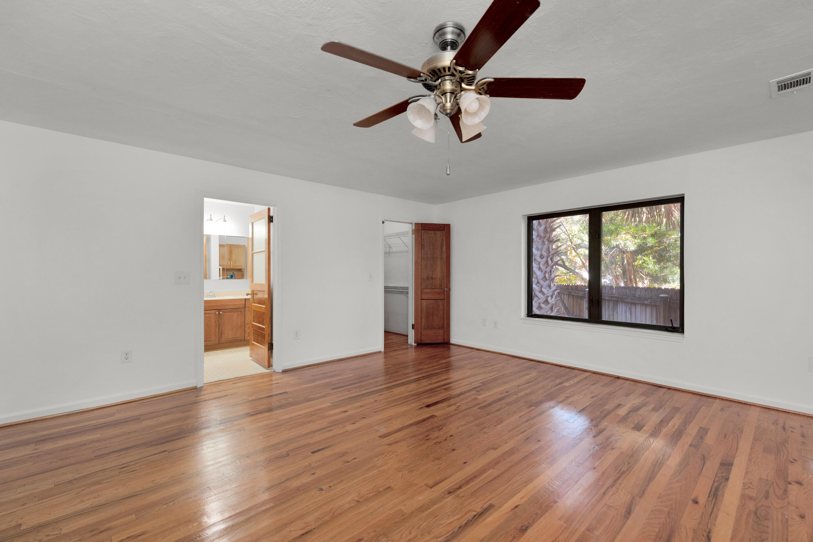 GARNIER BEACH - Residential