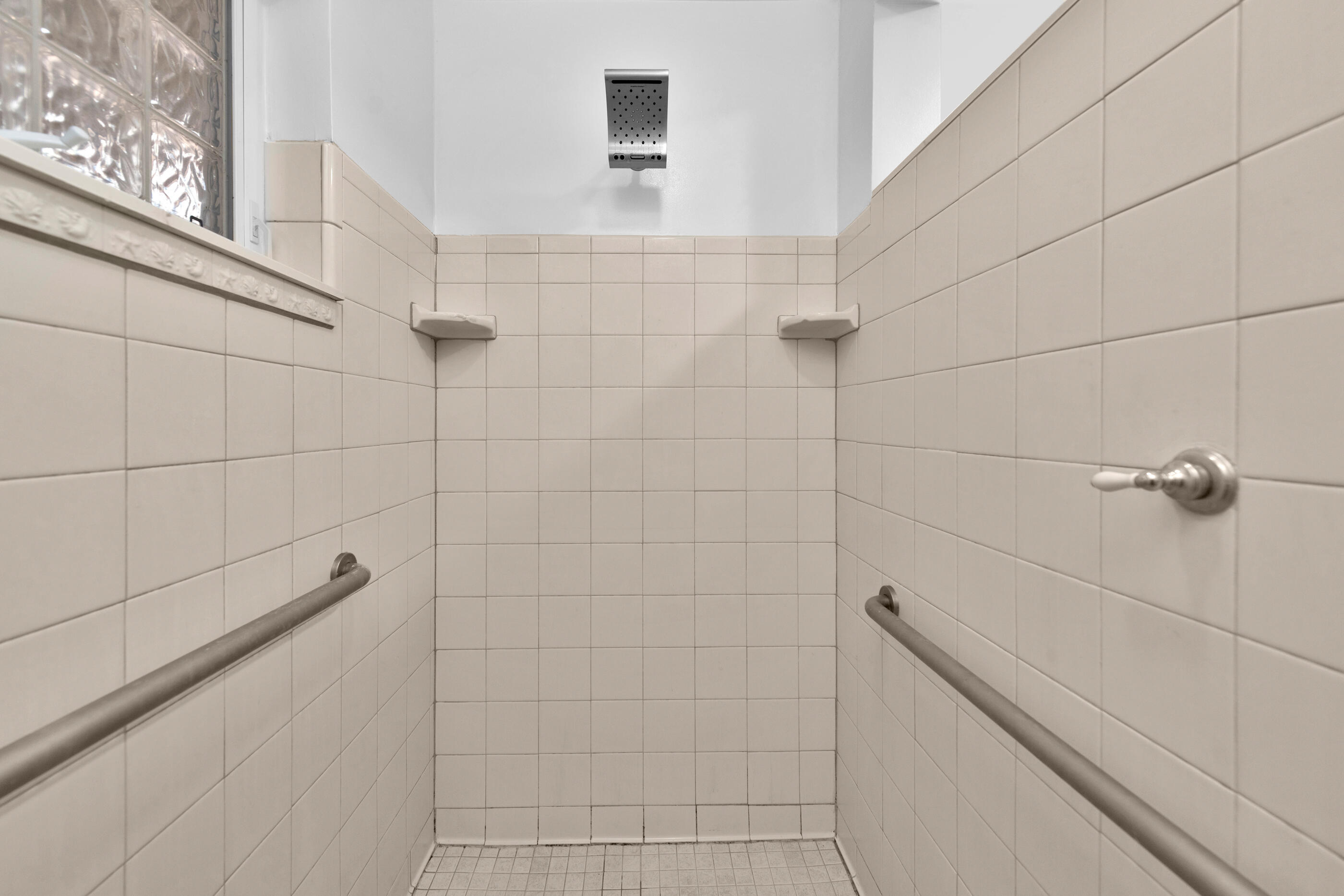 GARNIER BEACH - Residential