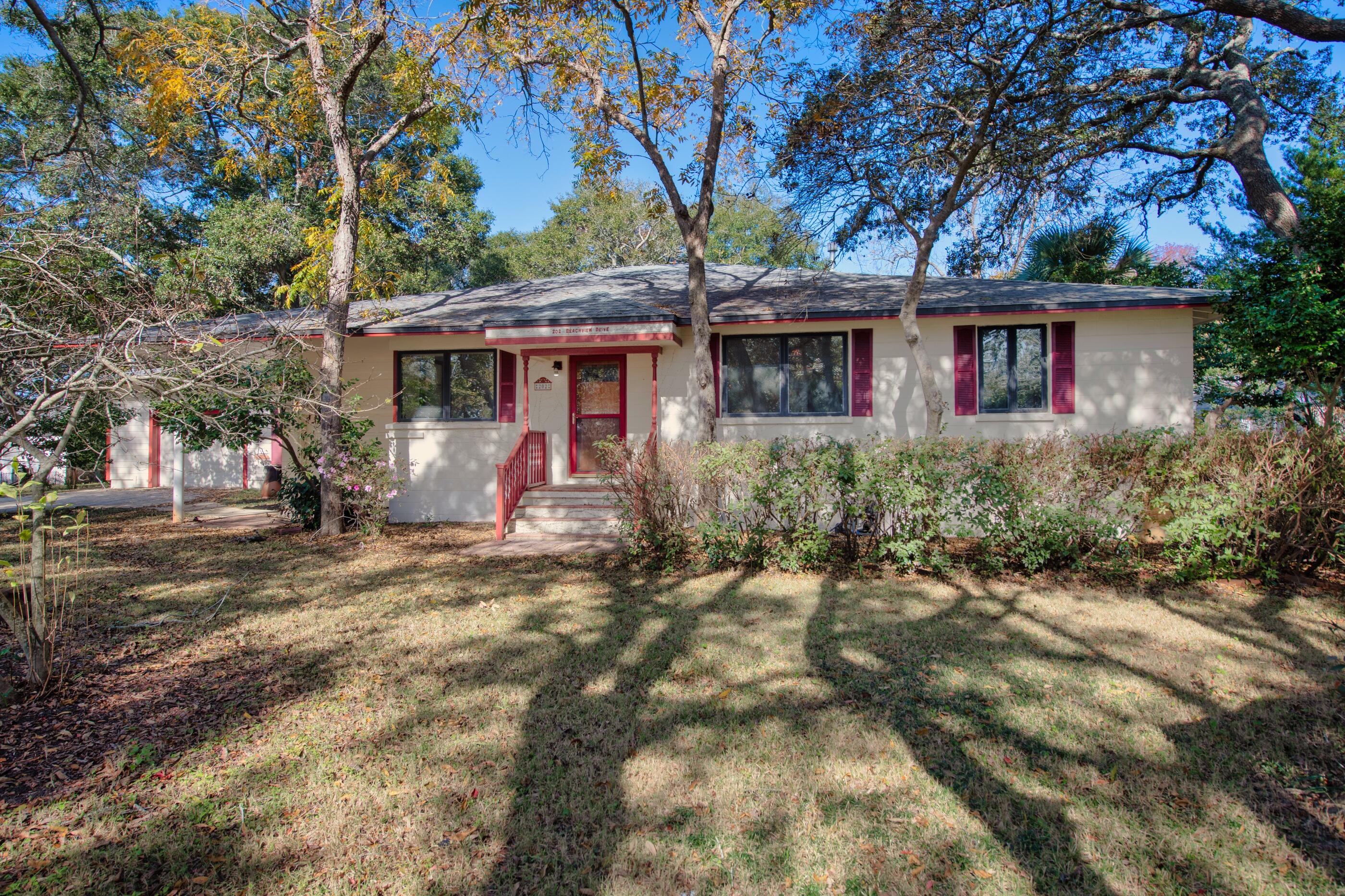 GARNIER BEACH - Residential