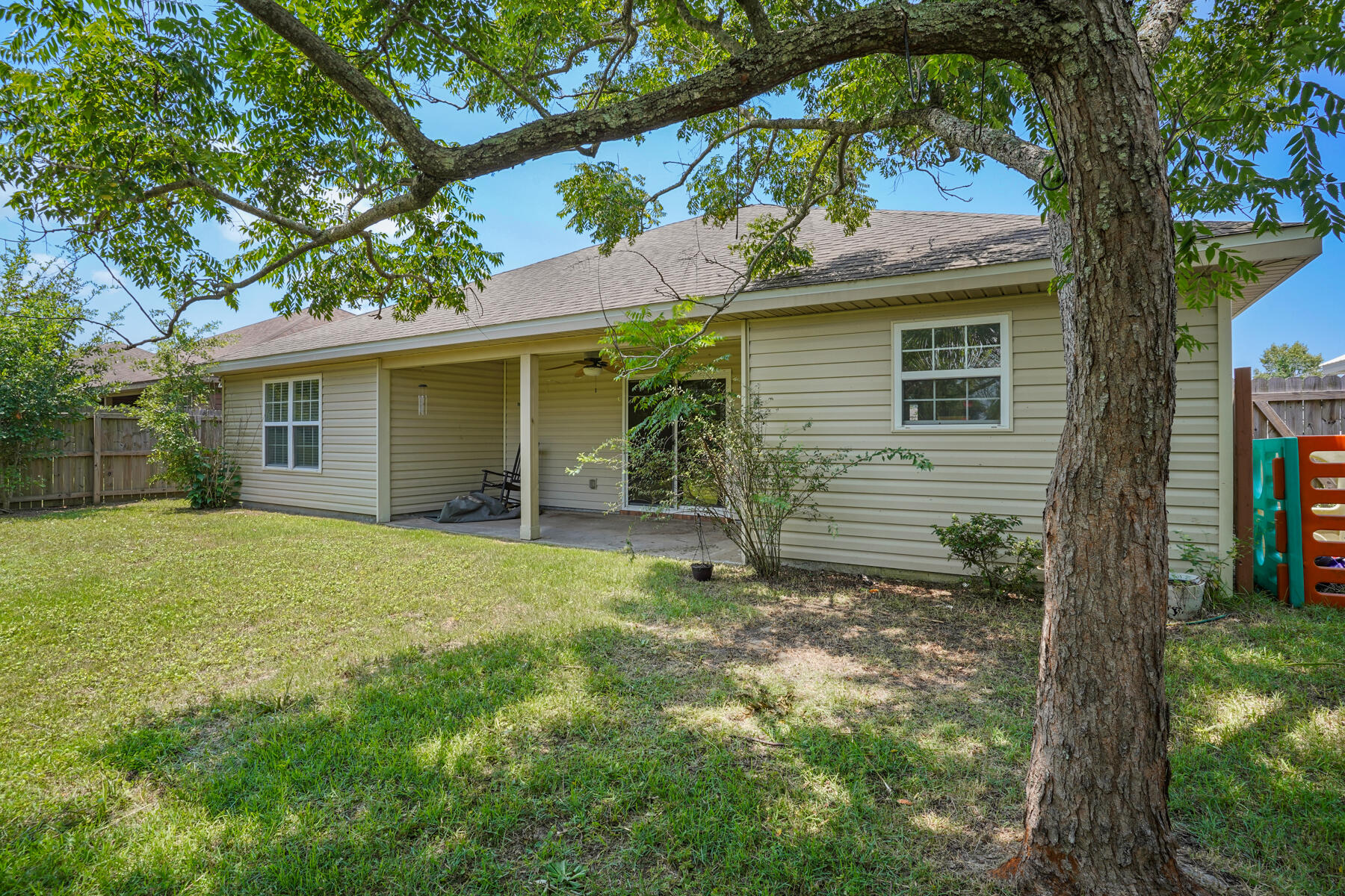 NORTH HAVEN ESTATES LOT 13 ORB 4380 P 1128 - Residential