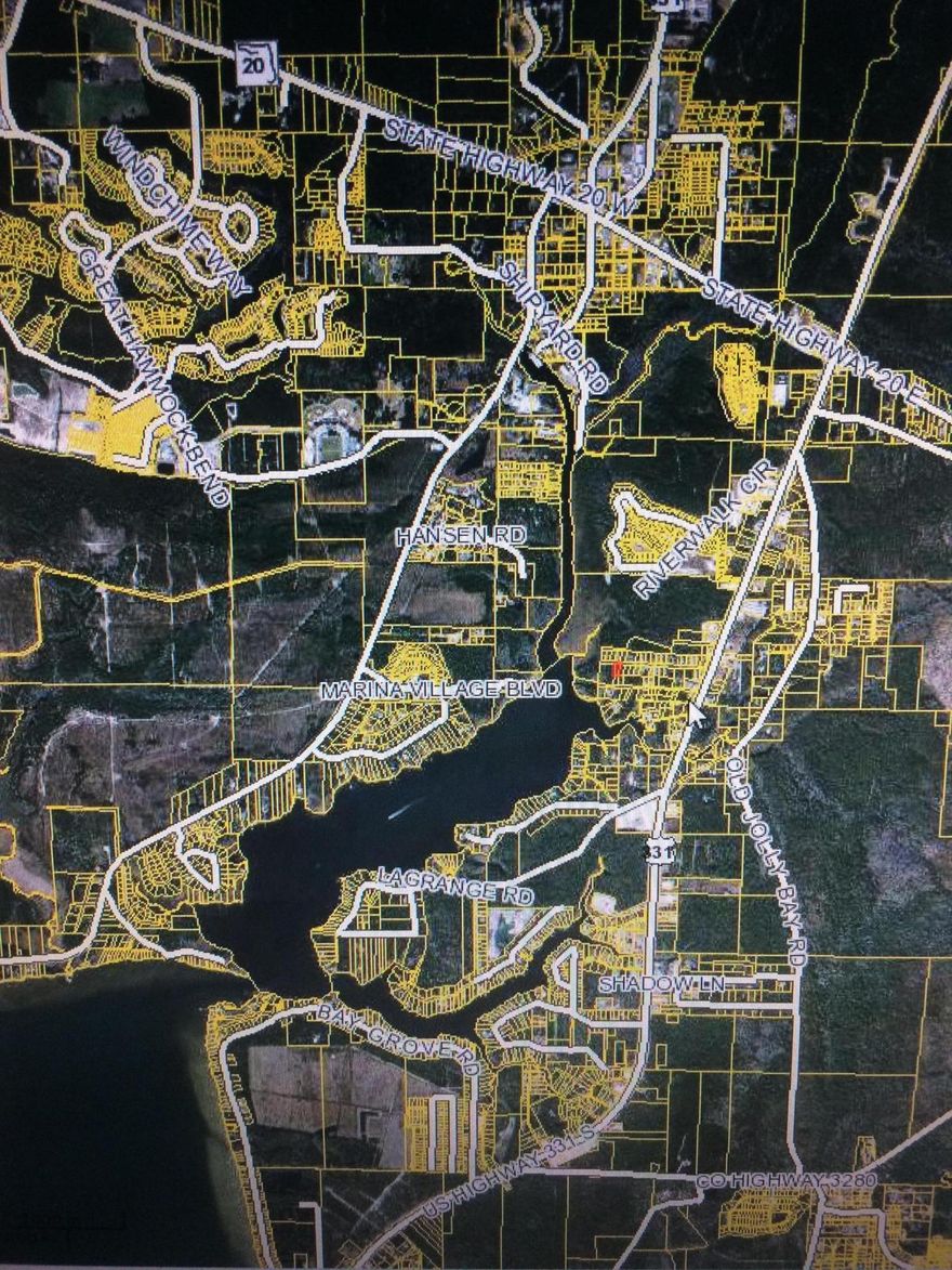 Great lot located in a quiet nice neighborhood of Paradise in rapidly growing Freeport. Located off Hwy 331, this home is close to schools, shopping in Freeport and only about 15 minutes from the sugar white sand beaches. Build your dream home in a very peaceful setting.