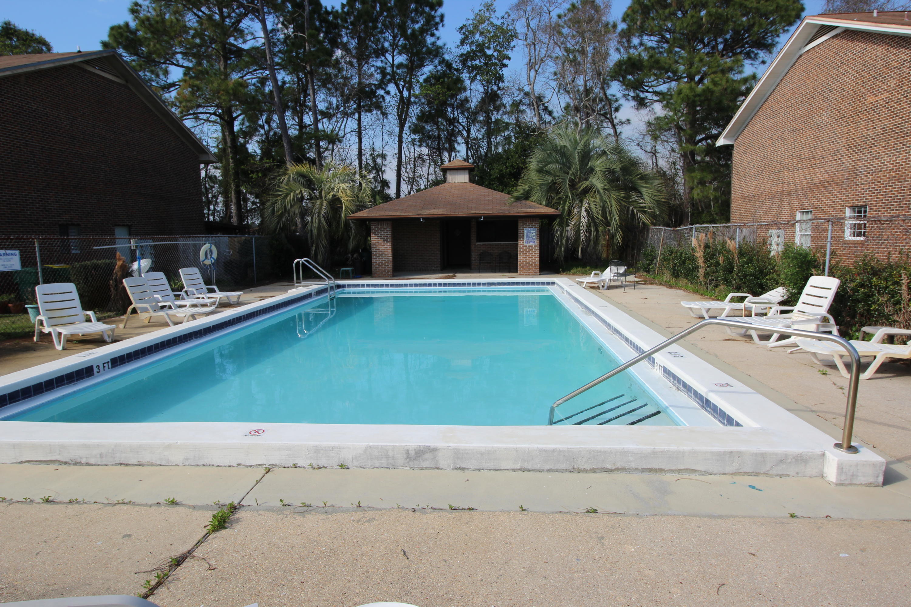 FOREST VIEW T/H - Residential