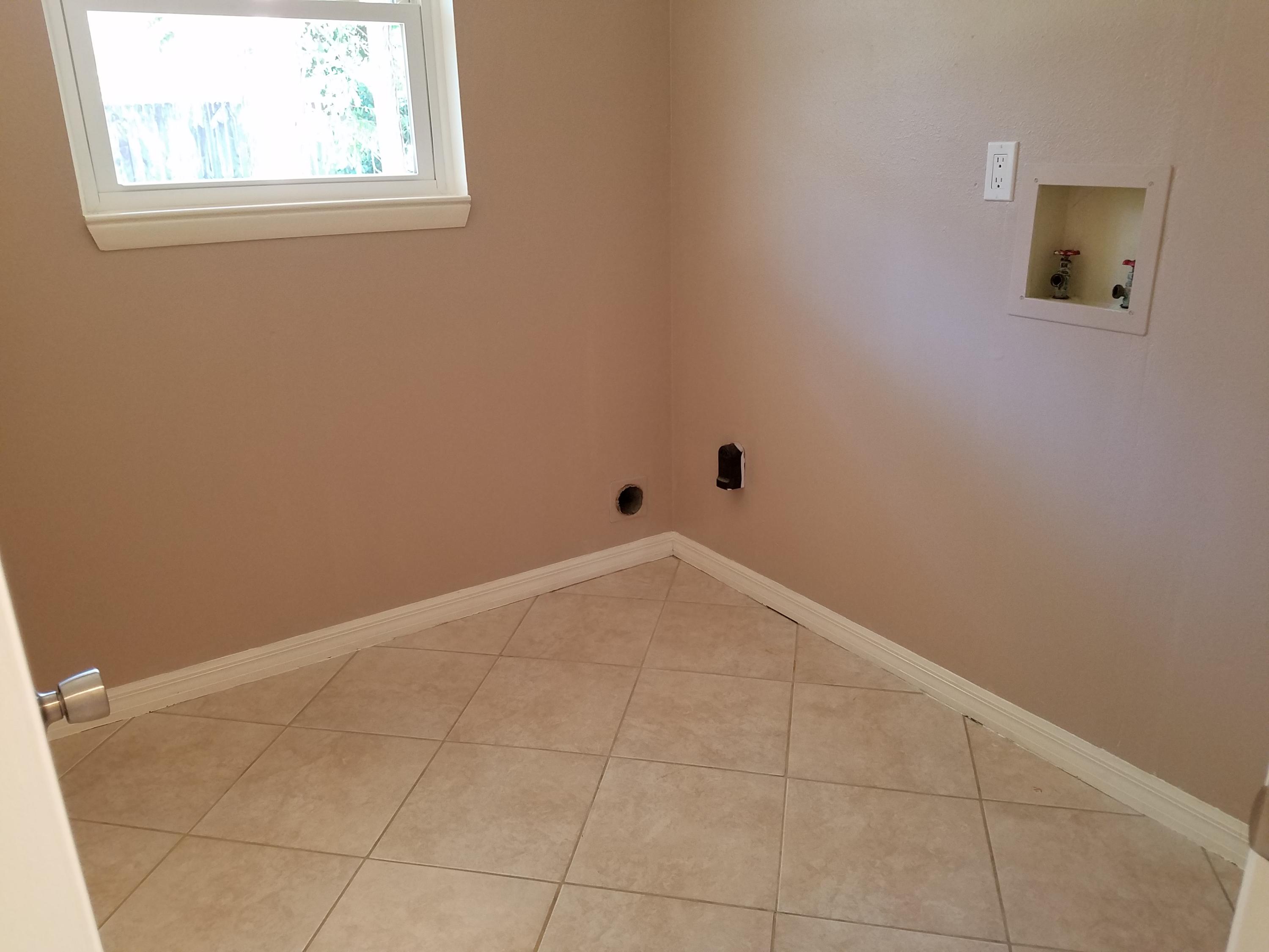 PINEWOOD ESTATES - Residential