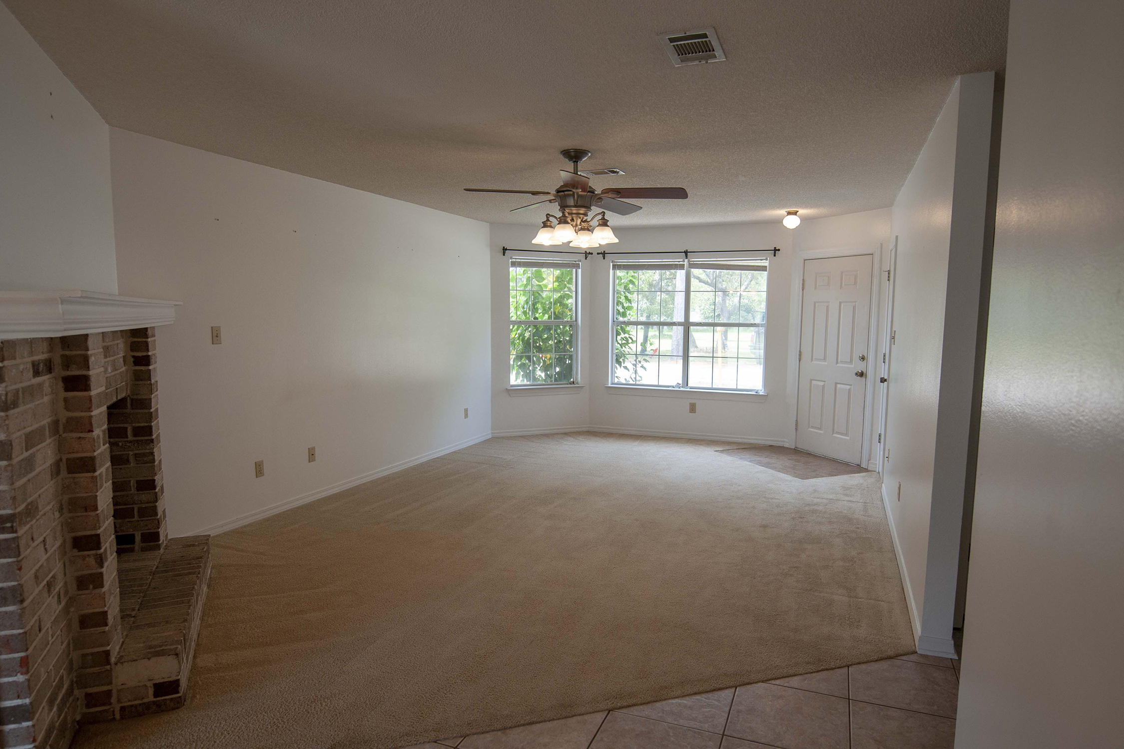 HILLCREST S/D LOT 3 - Residential