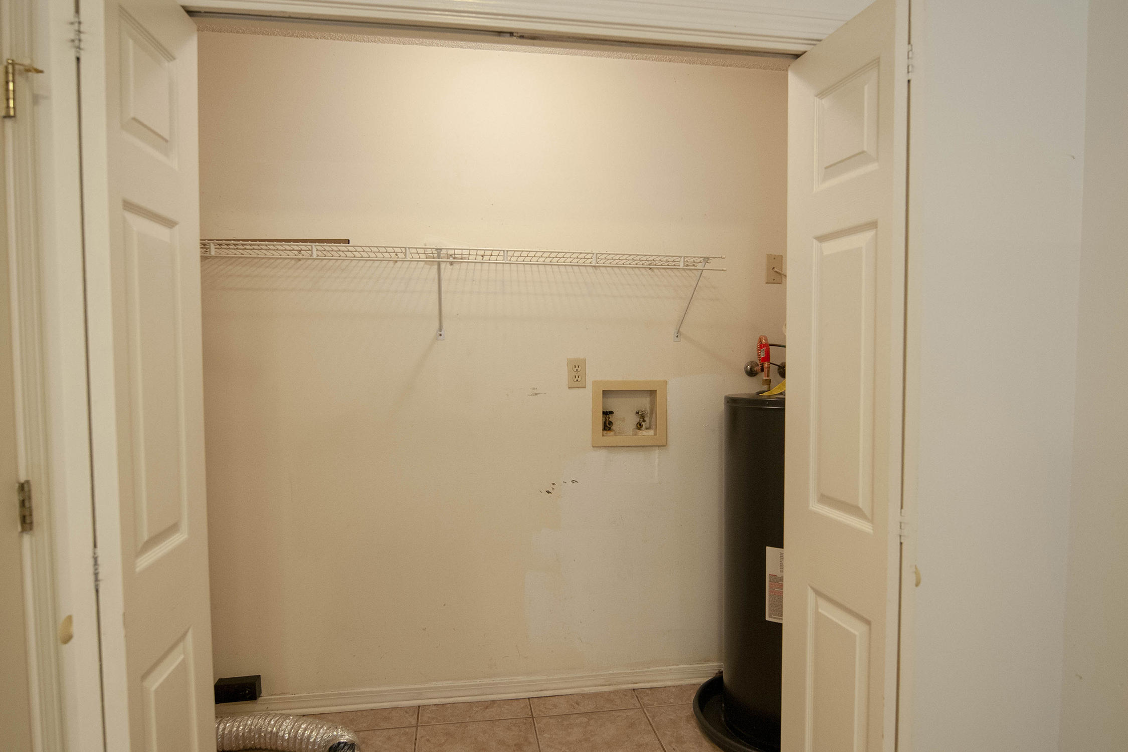 HILLCREST S/D LOT 3 - Residential